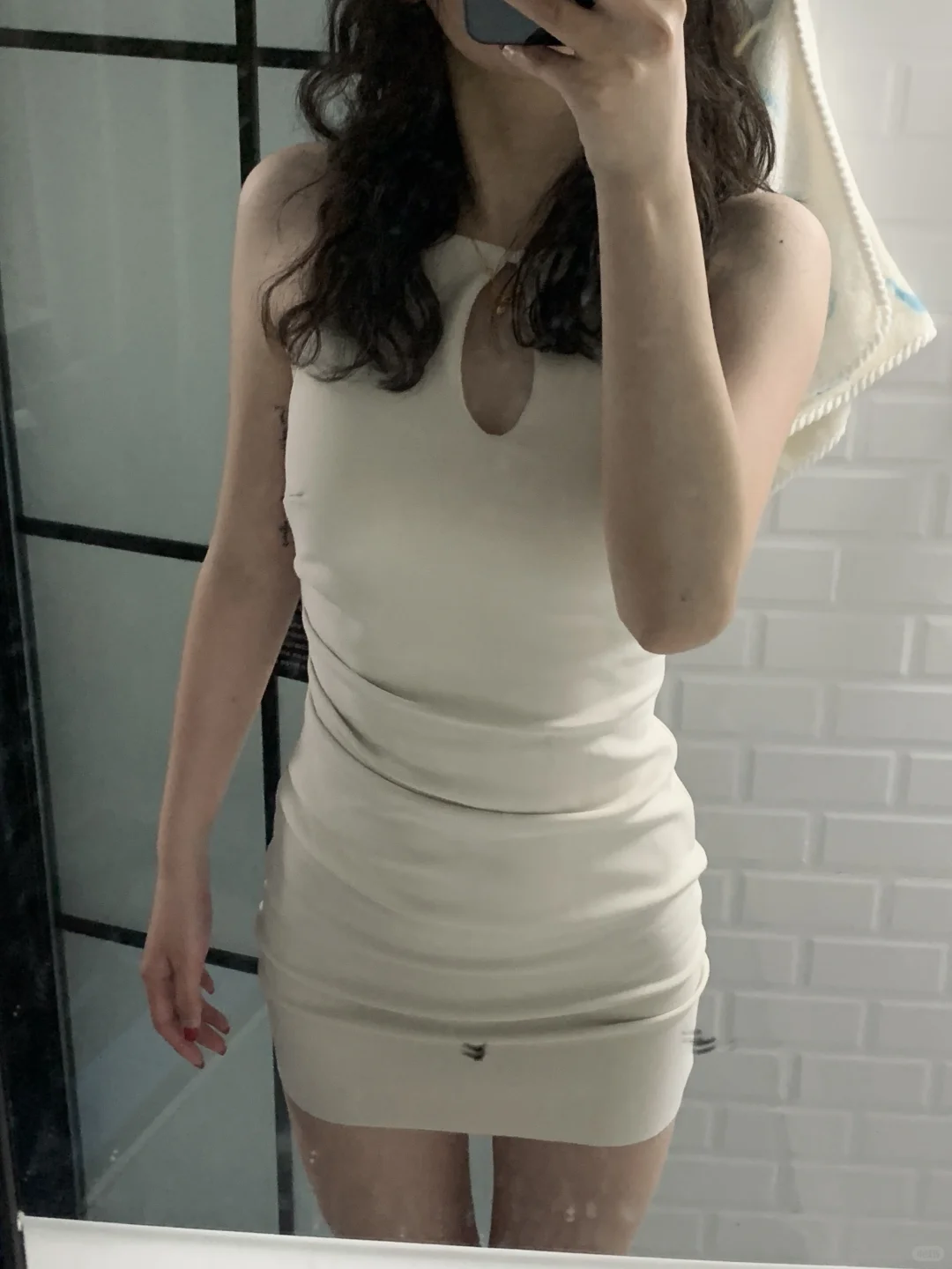 一条善良的女神裙（忽略我的丑指甲