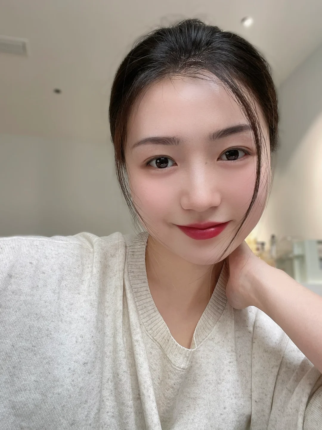 请问你是怎么做到笑和不笑都好看的！