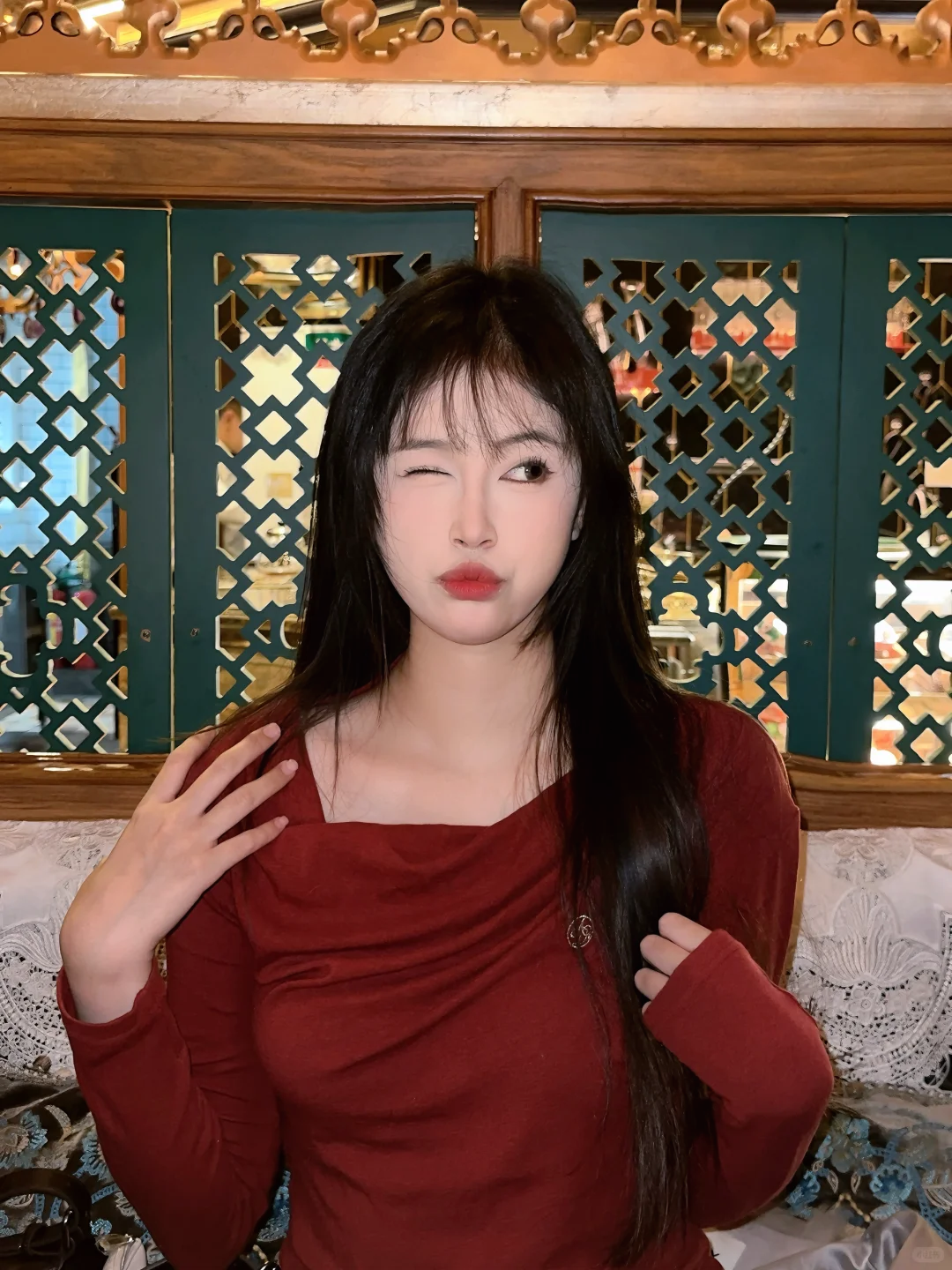 来美女们都跟我嘴一个