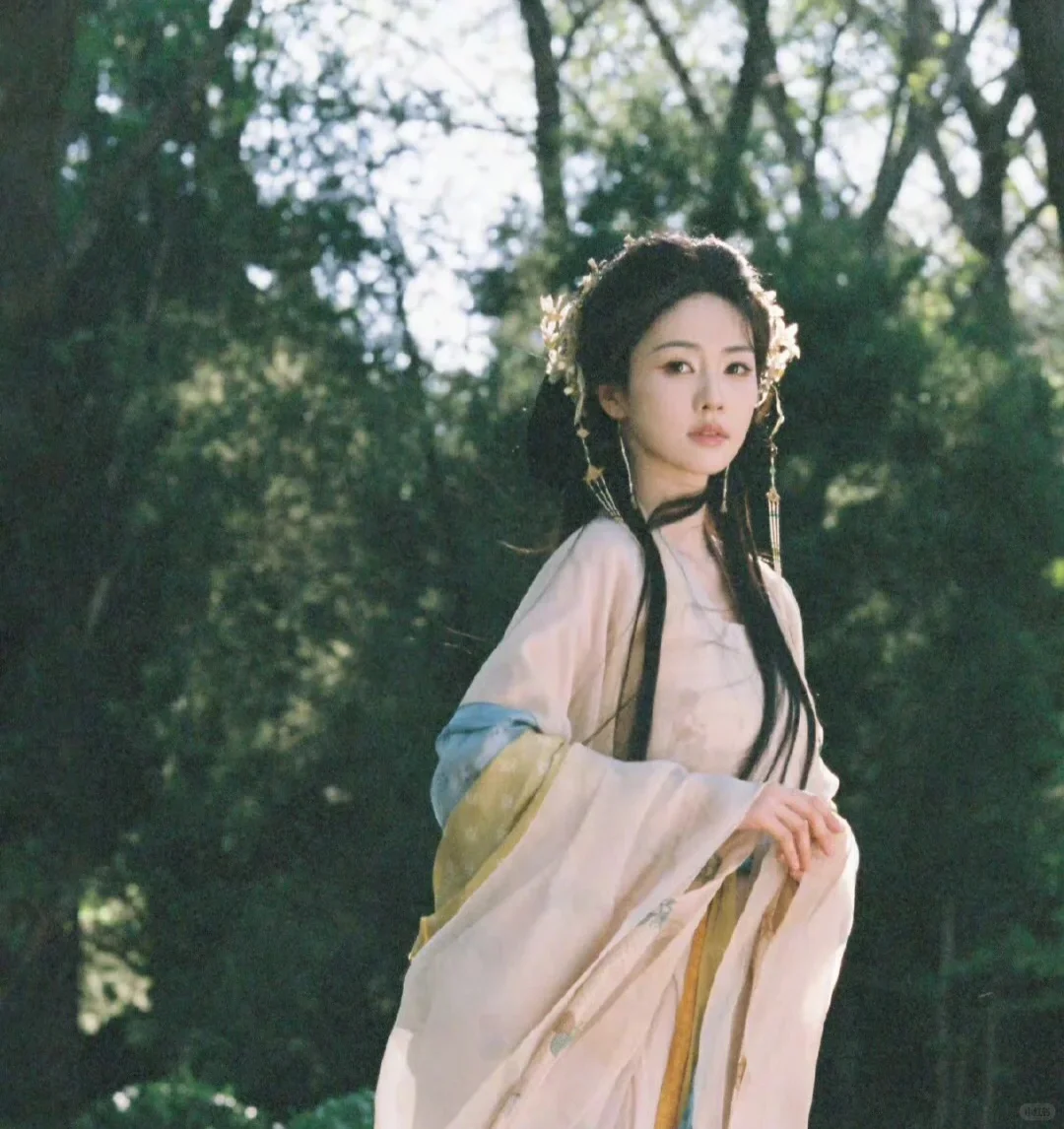 『小仙女🧚‍♀️花如月』