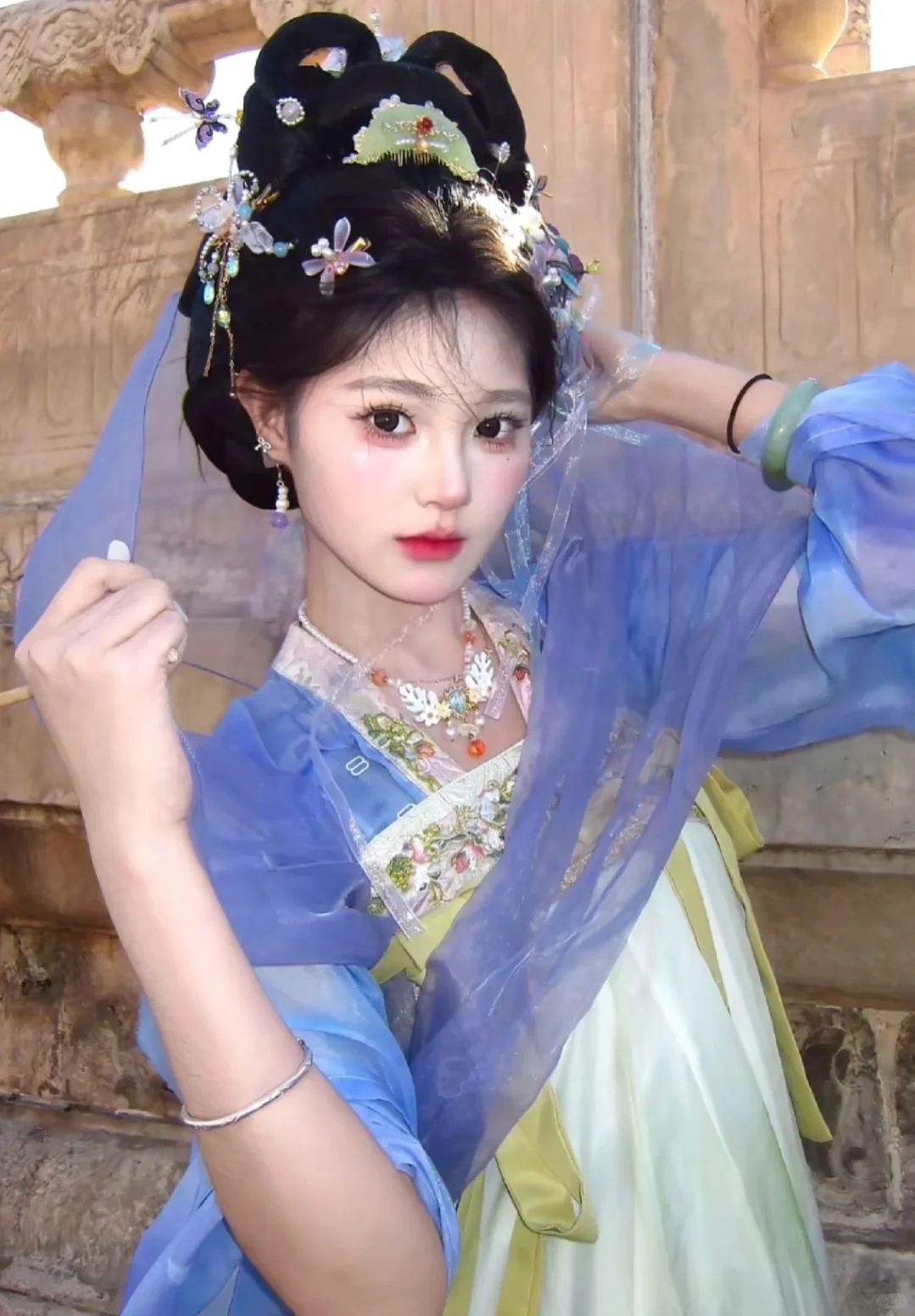 今天是青绿剧组女主啊～