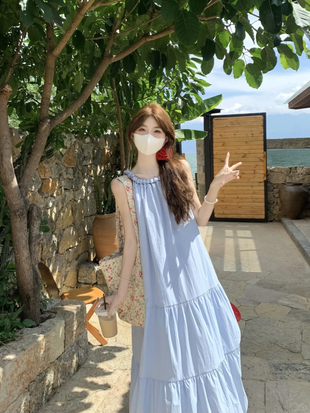 法式甜美蓝色挂脖吊带连衣裙女夏慵懒休闲宽