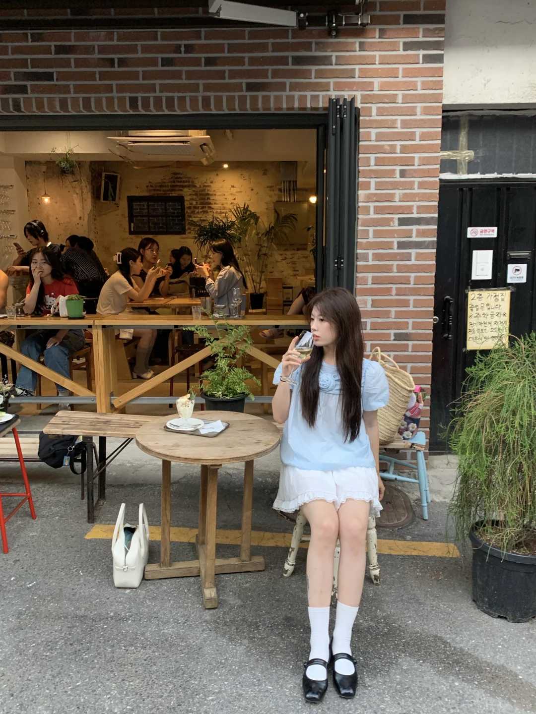 Yeee 今天是甜美韩女🩵咖啡店拍照