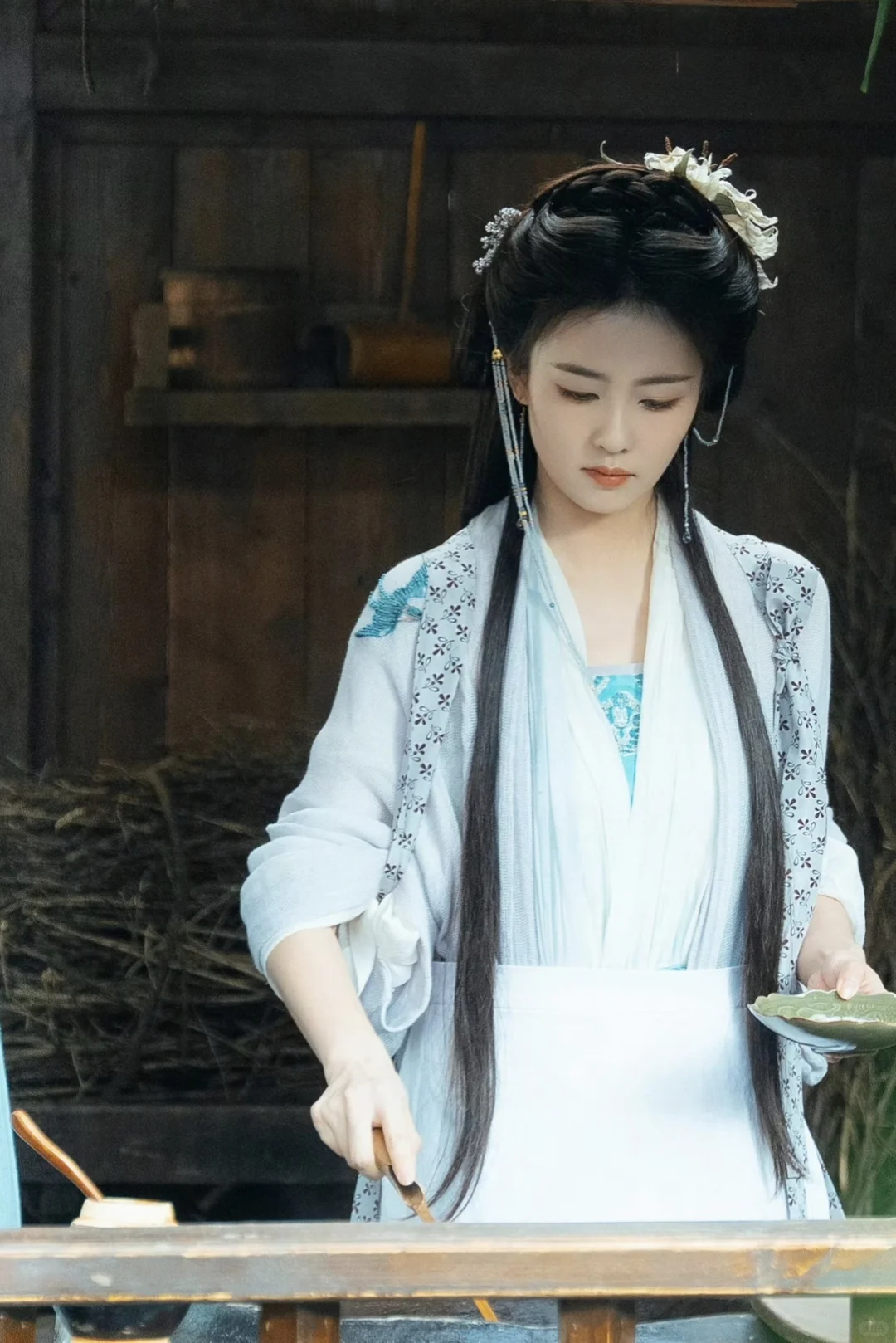 临江仙｜花如月浅紫色中袖棉麻衫妆造