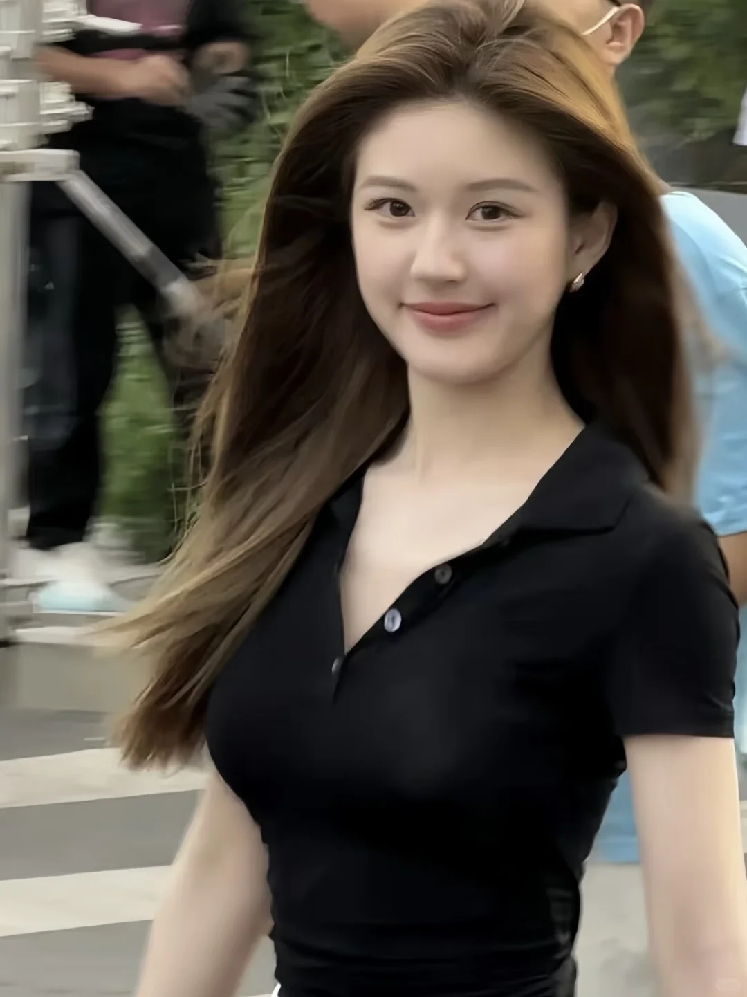 不是…露思穿的啥内衣啊这么自然！
