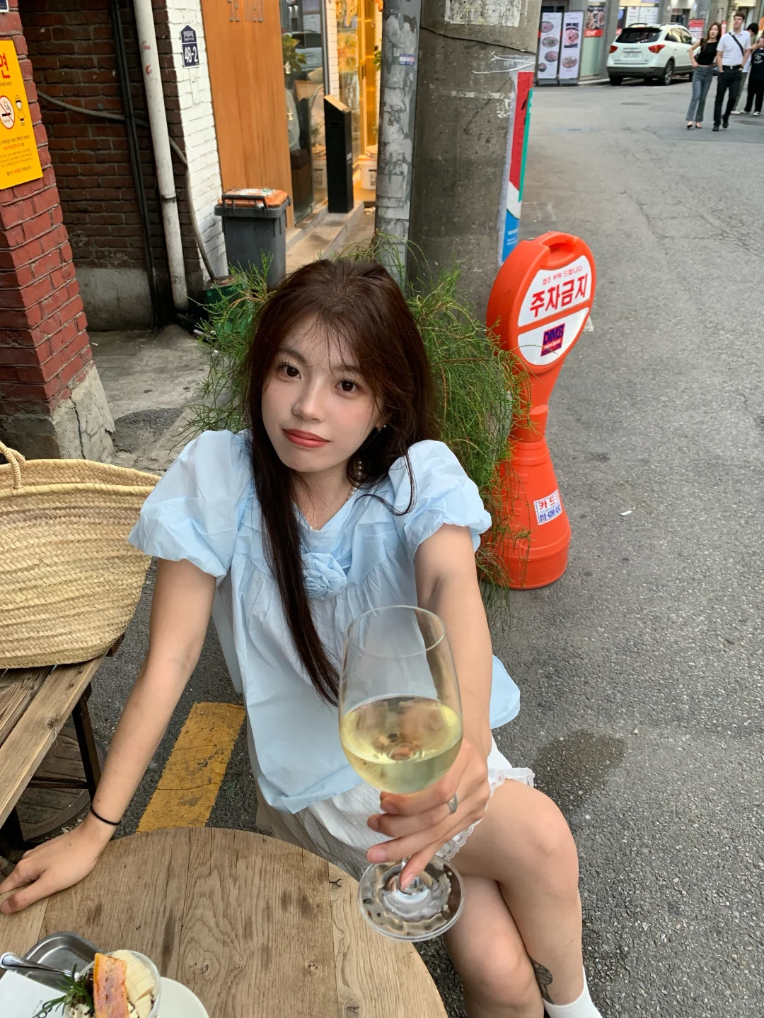 Yeee 今天是甜美韩女🩵咖啡店拍照