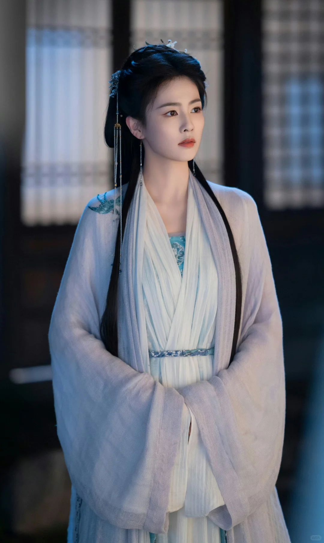 临江仙｜花如月浅紫色中袖棉麻衫妆造