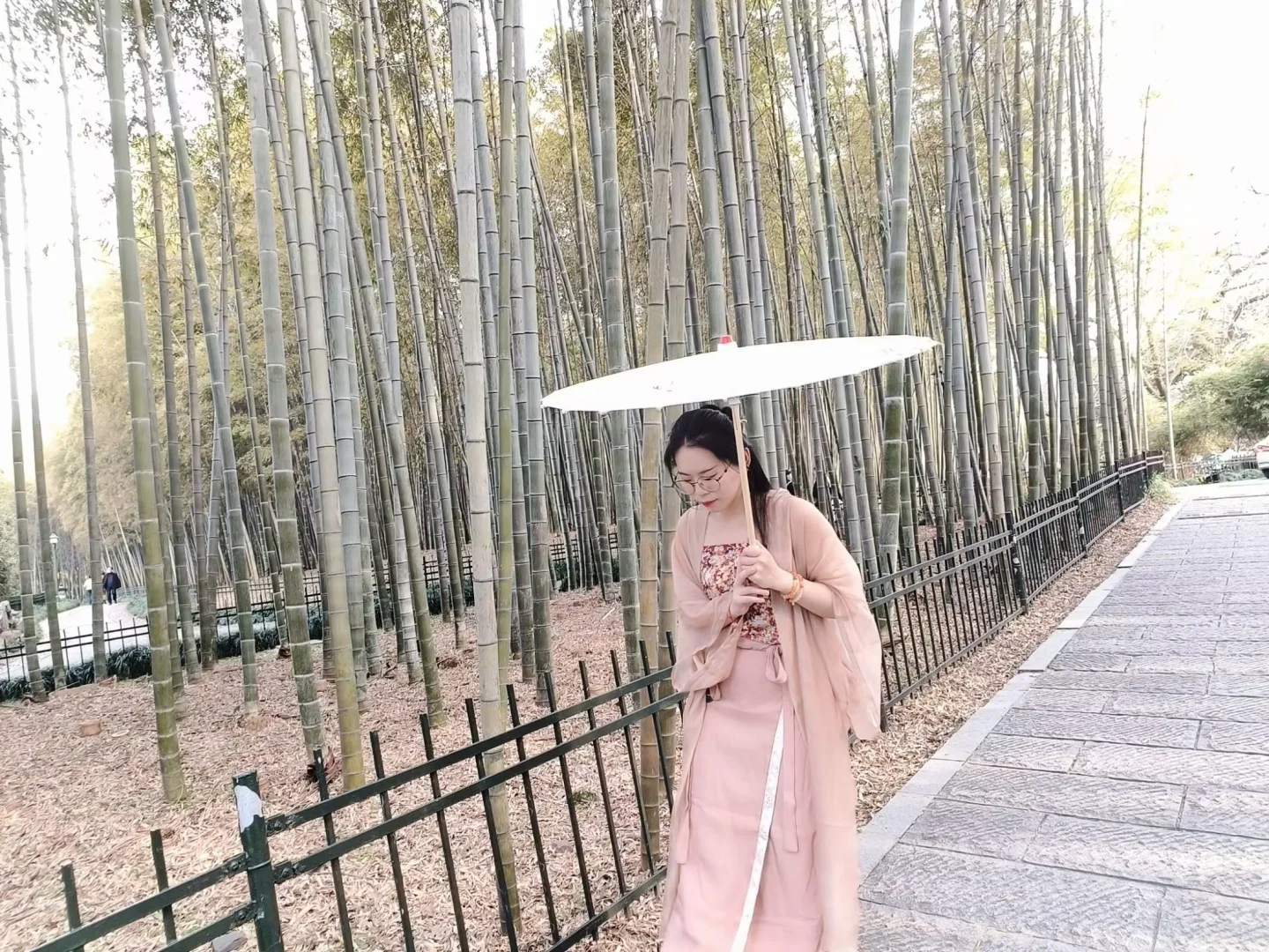 有个爱穿汉服的女朋友怎么办？