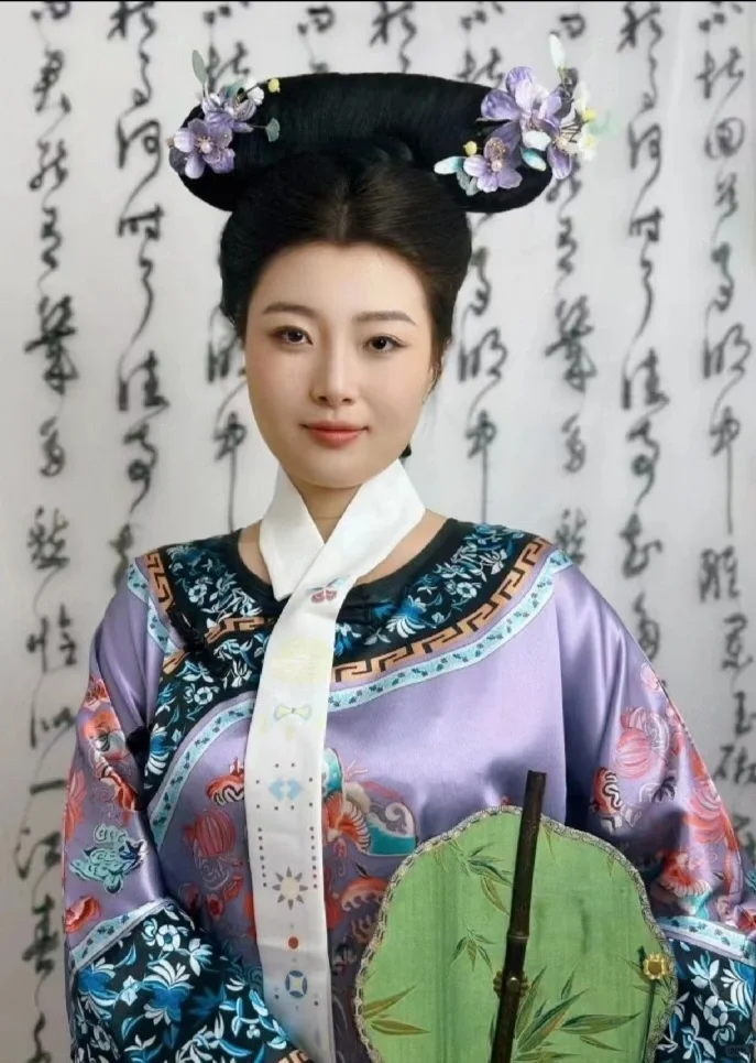 笑死，每张图p的都不一样，脸忽大忽小