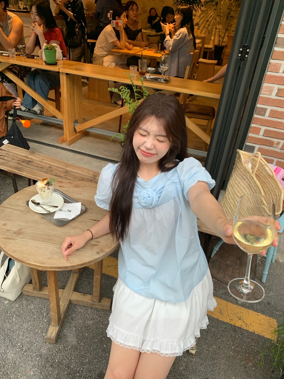 Yeee 今天是甜美韩女🩵咖啡店拍照