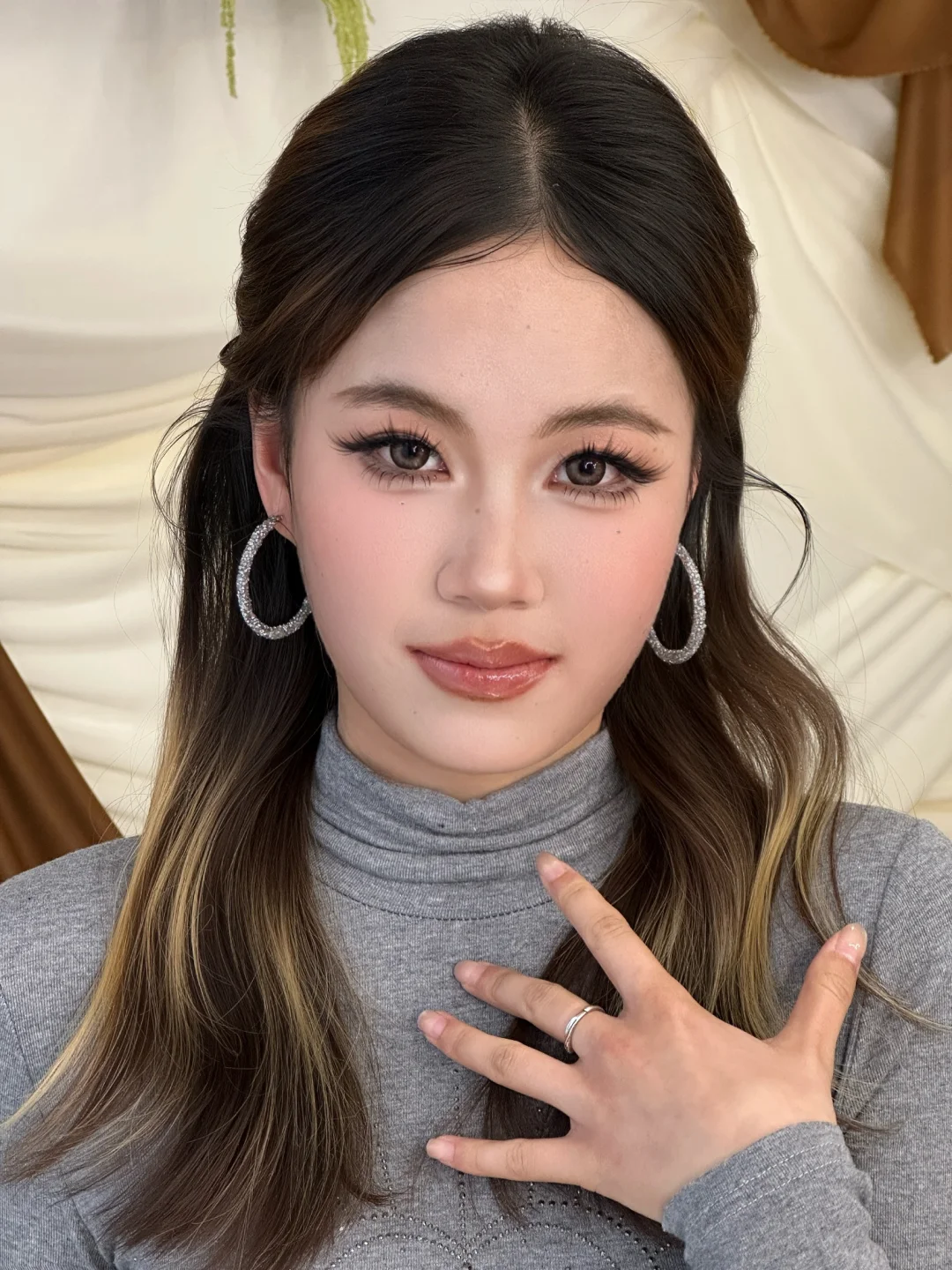 真的改变了很多！原来妆前妆后差这么多