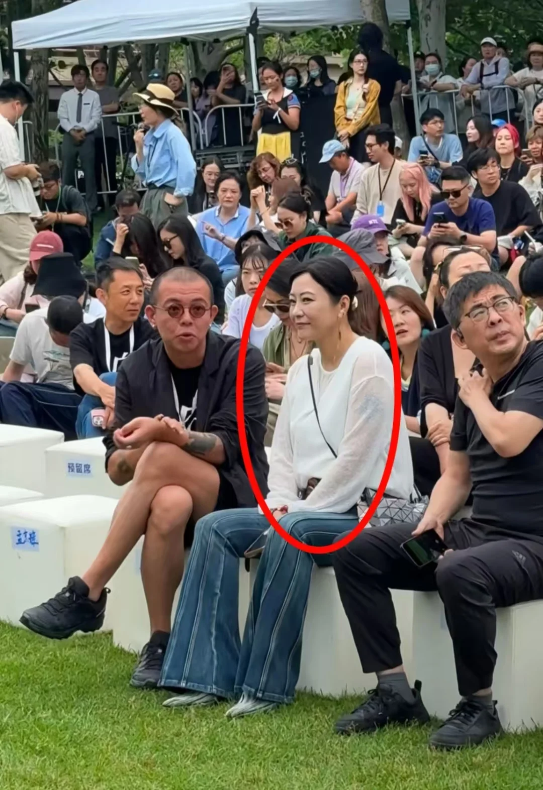 我的天？郝蕾私下这脸怎么这样？？