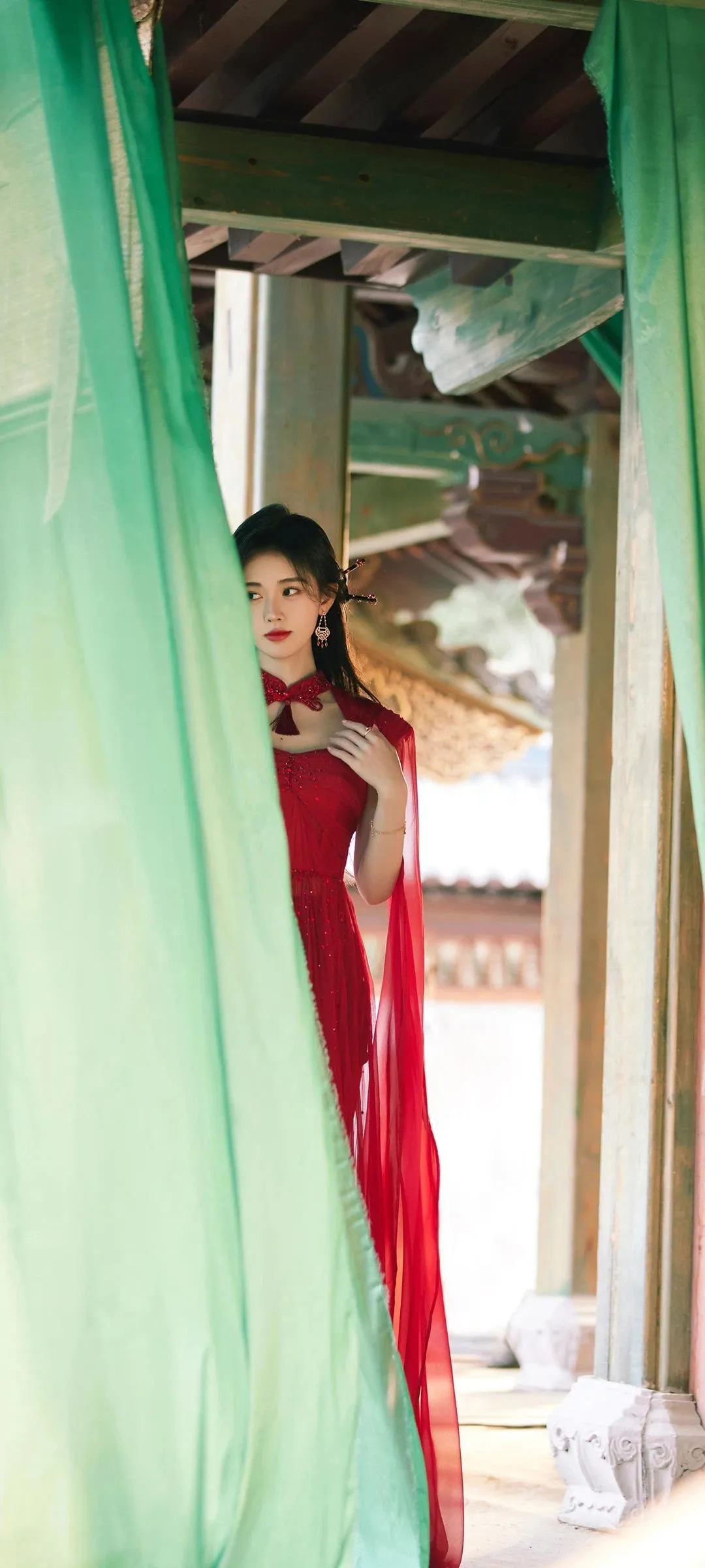 明星壁纸49丨鞠婧祎：一眼心动的红色东方美