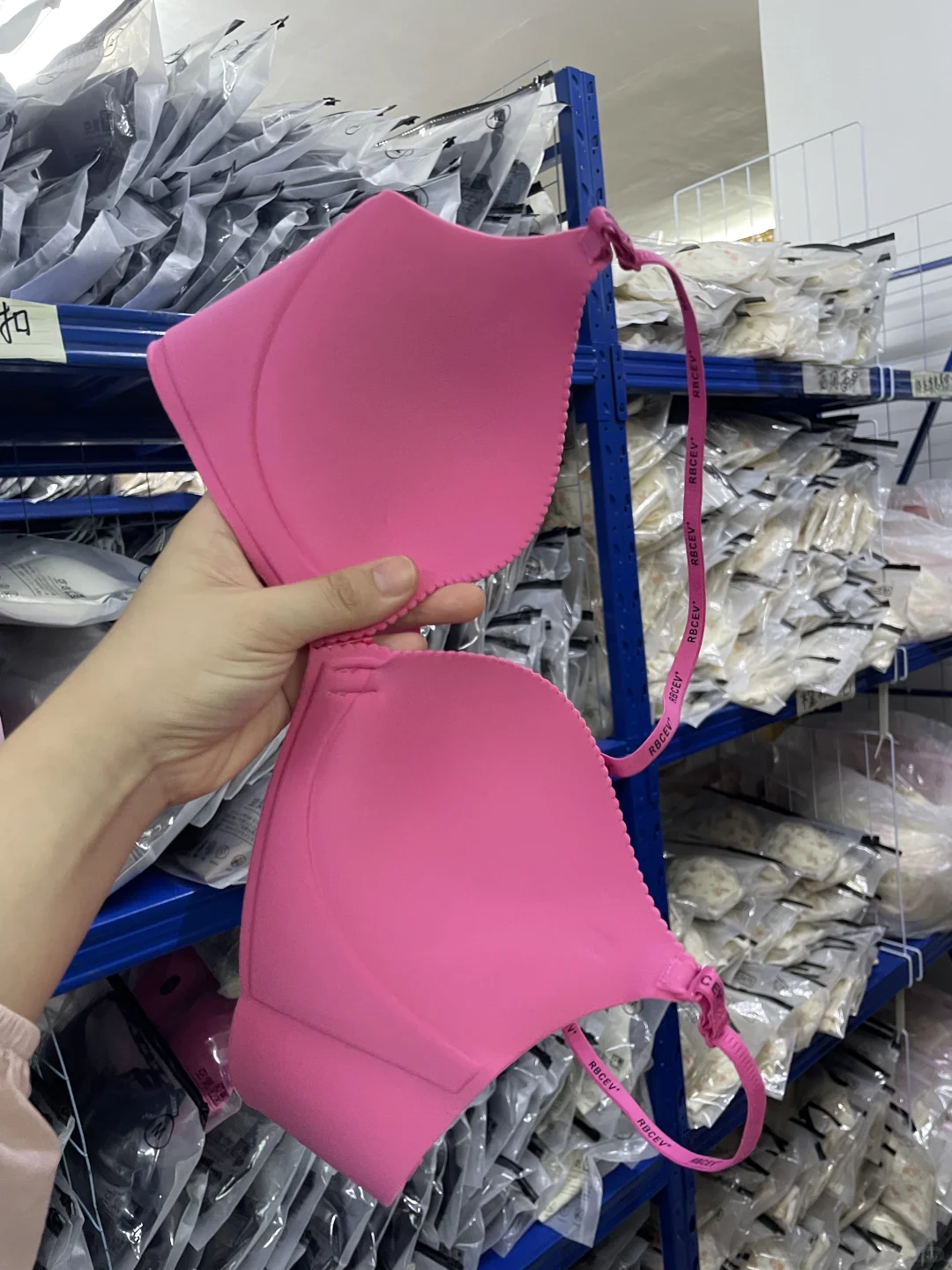 海边辣妹聚拢显沟必备神器‼️前500名¥19.9