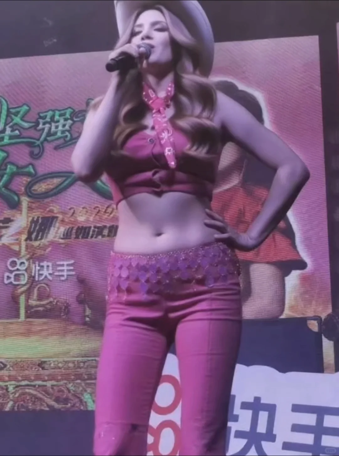 这是谁的演唱会现场？求解
