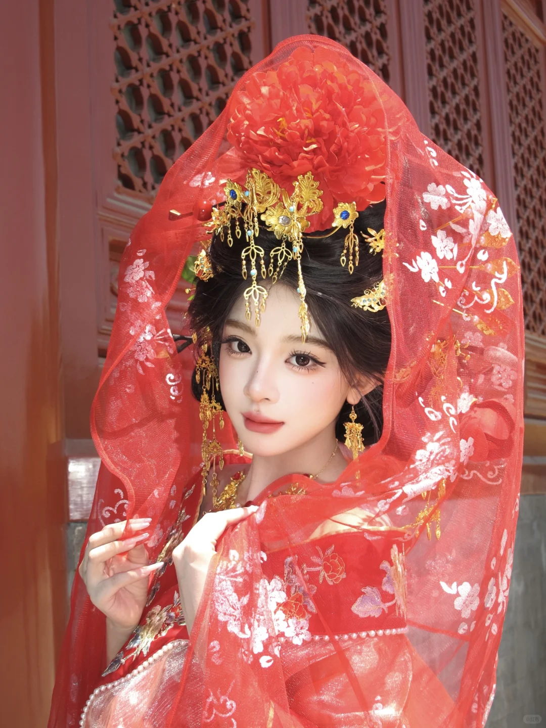 谁懂啊 红衣汉服真的很有美强惨女儿的感觉