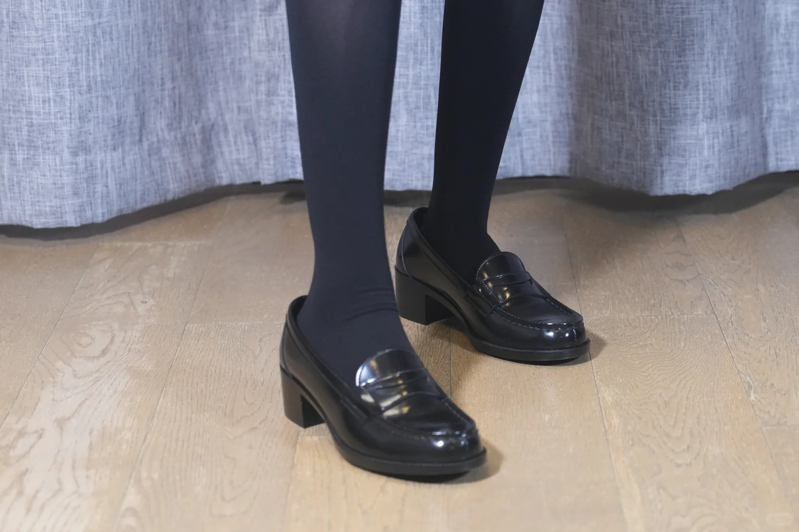 「一些库存」制服鞋+及膝袜