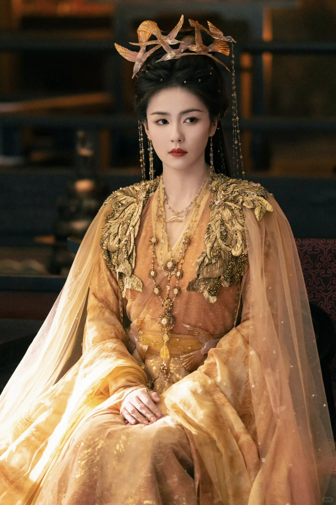 李青月/花如月金色纱裙妆造