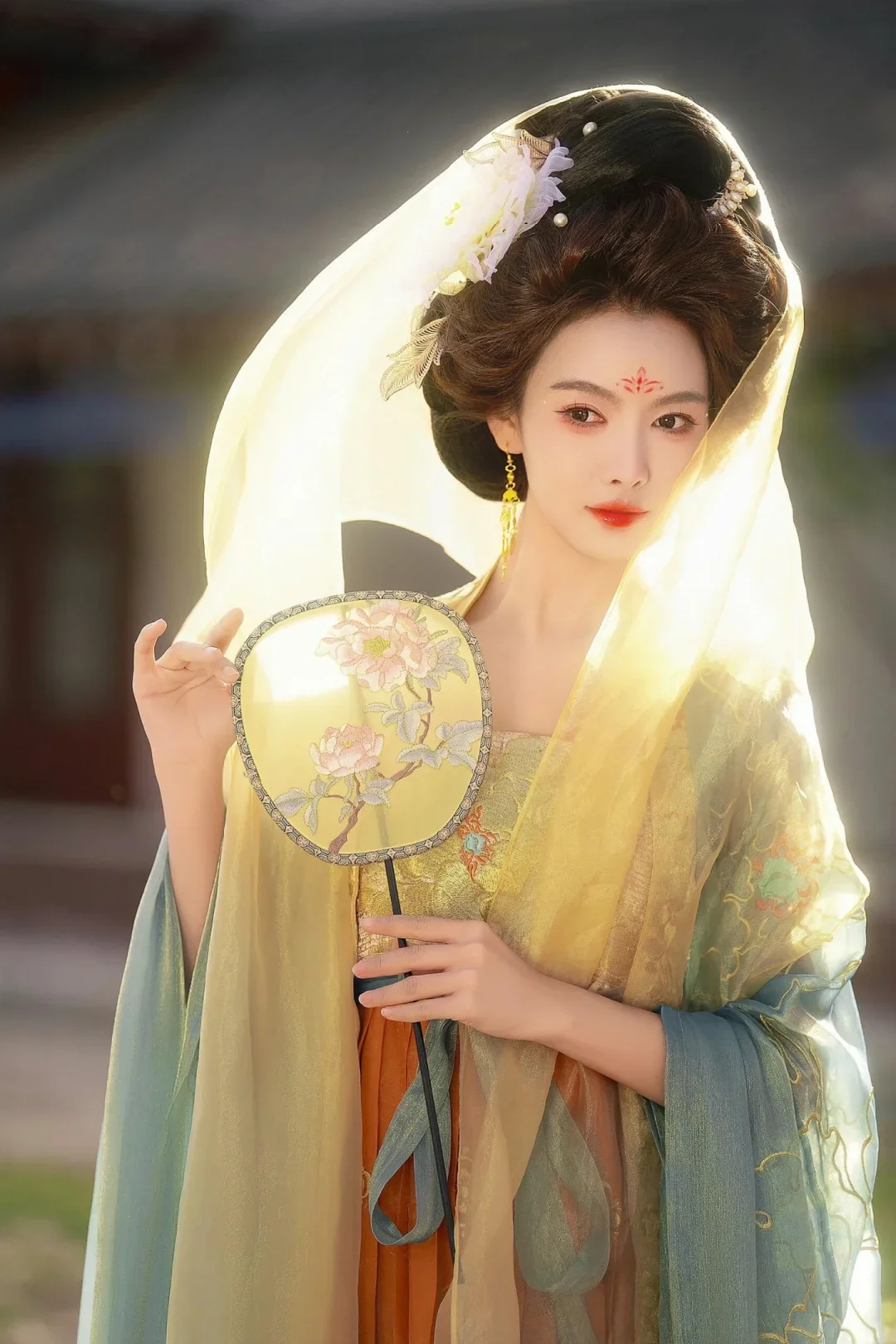 “她像是一首雍容华贵盛唐诗篇