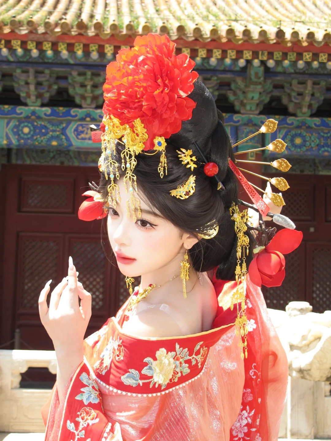 谁懂啊 红衣汉服真的很有美强惨女儿的感觉