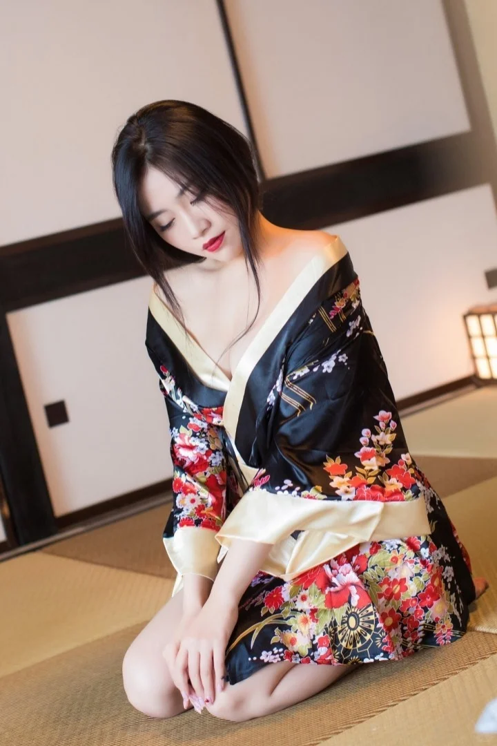 23岁拍了第一组私房写真 不敢发朋友圈🥺