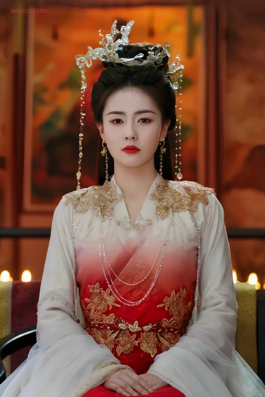 李青月/花如月红白色渐变纱裙妆造