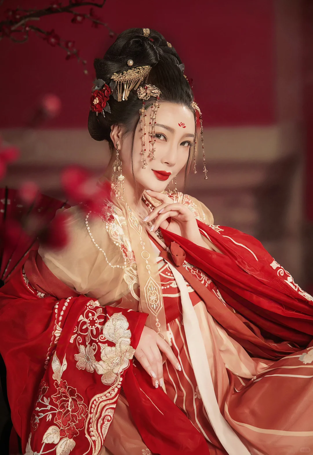 王李丹妮古装红衣写真