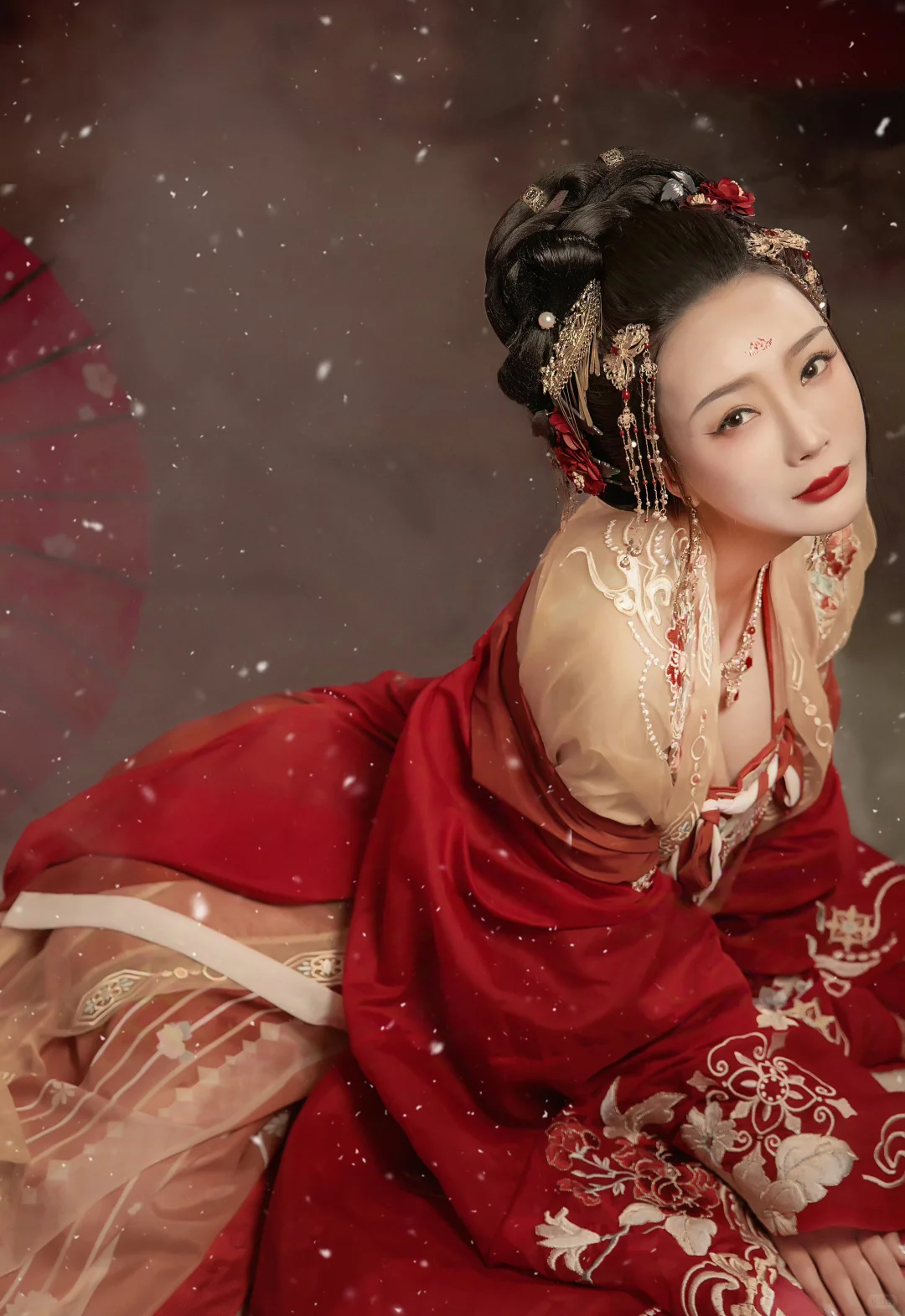 王李丹妮古装红衣写真
