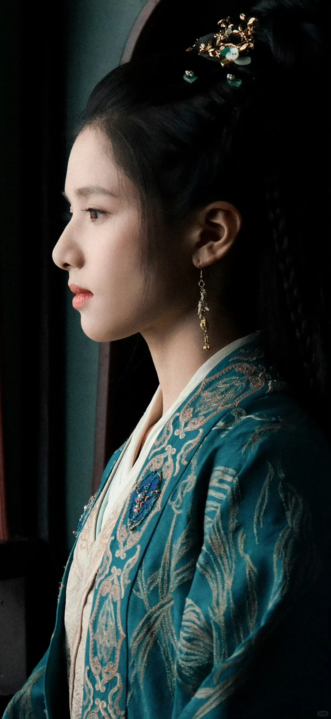 张婧仪壁纸：古装造型超美~