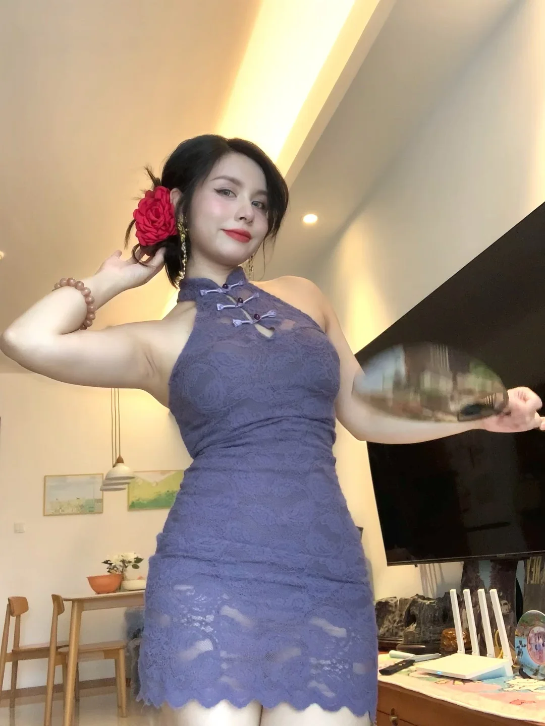 少妇保持身材的秘诀 就是不吃坏男人的饼