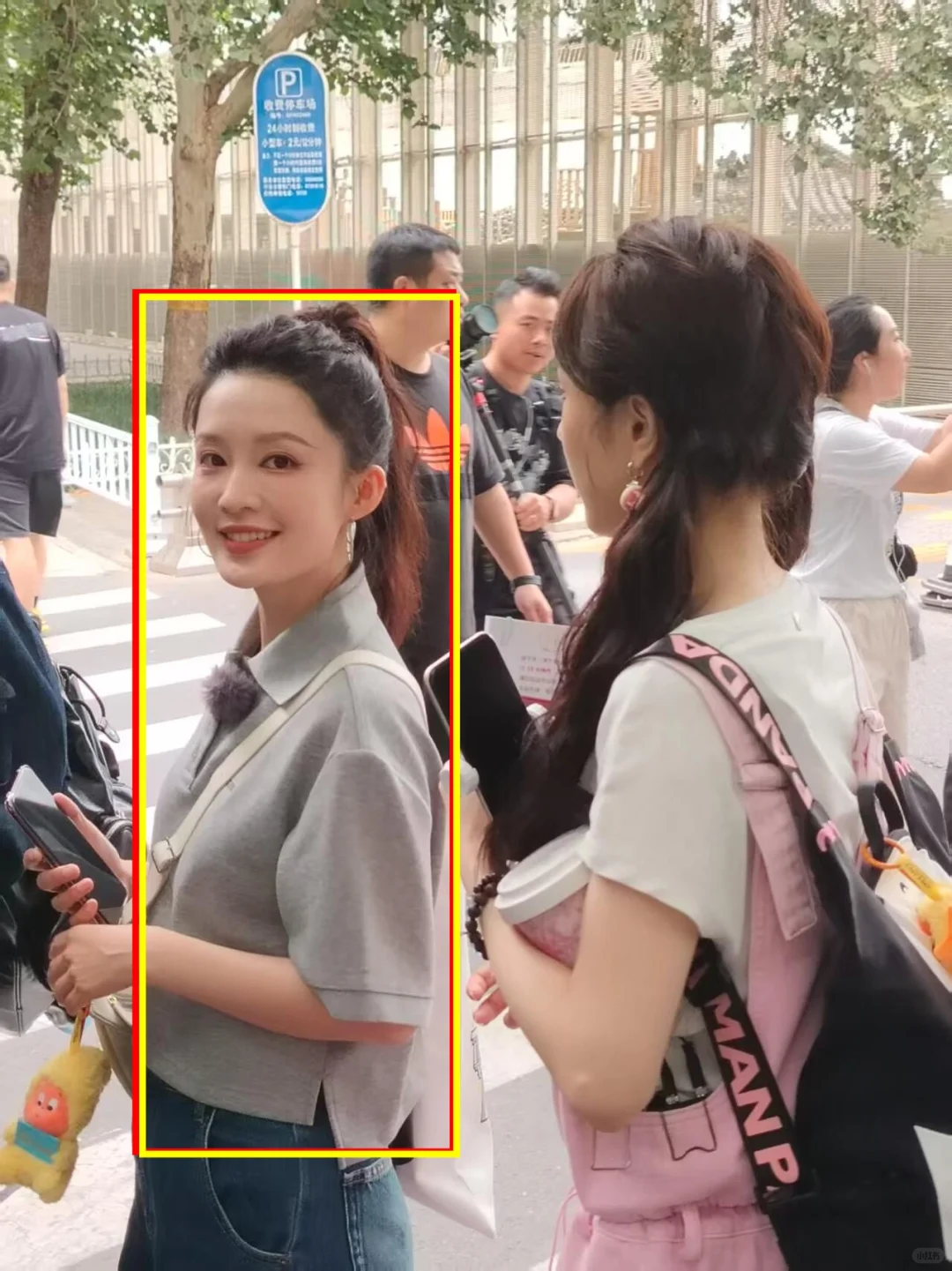 老实讲，她真的不太上镜！！😂