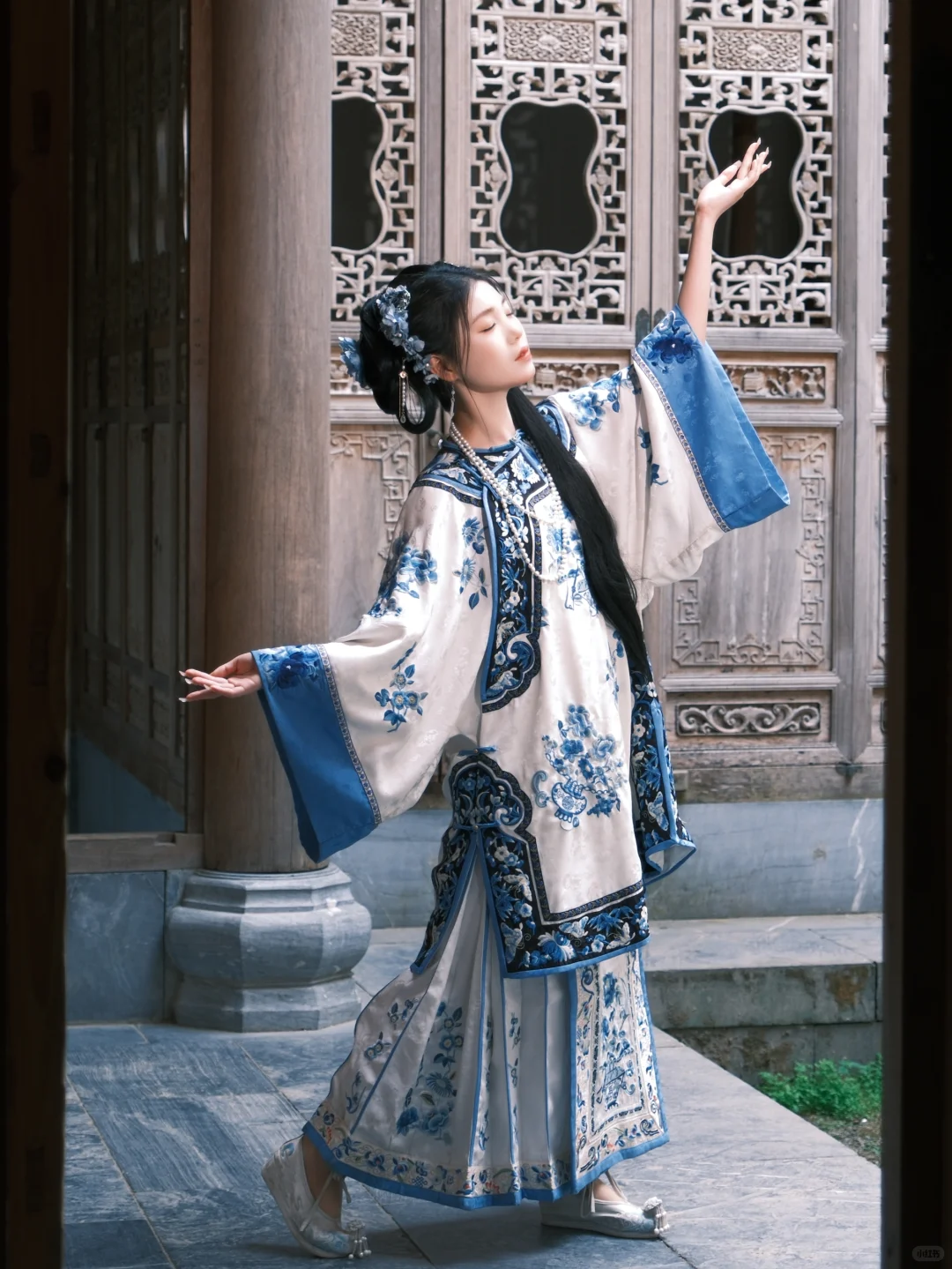 谁懂啊！我好像偷穿了清朝少奶奶的衣服