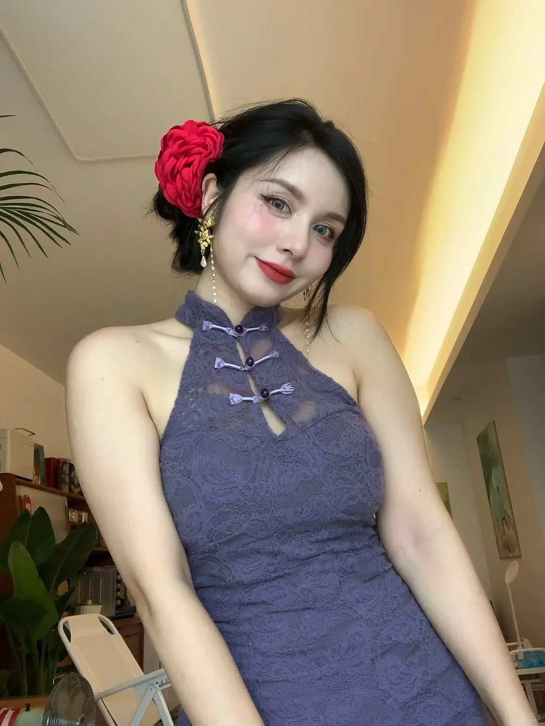 少妇保持身材的秘诀 就是不吃坏男人的饼