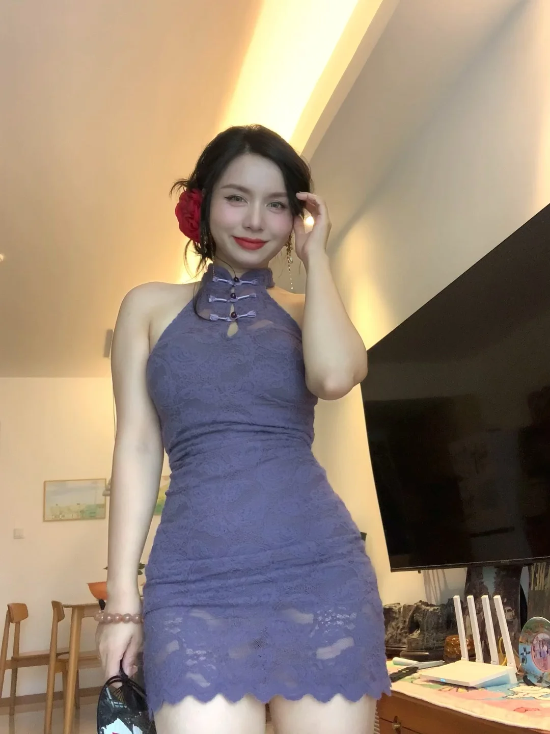 少妇保持身材的秘诀 就是不吃坏男人的饼