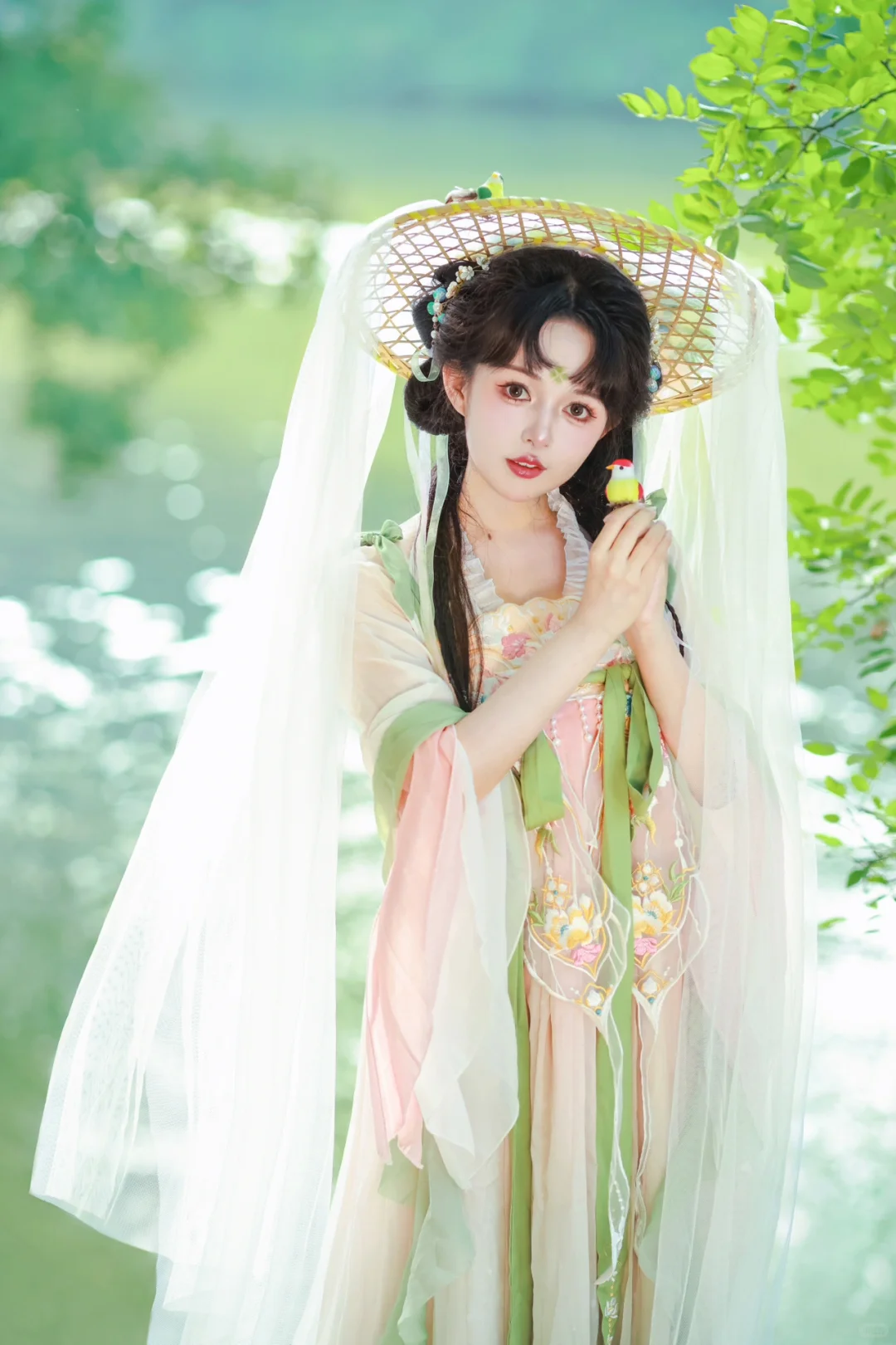 小姐，你怎么又偷跑出来啦！
