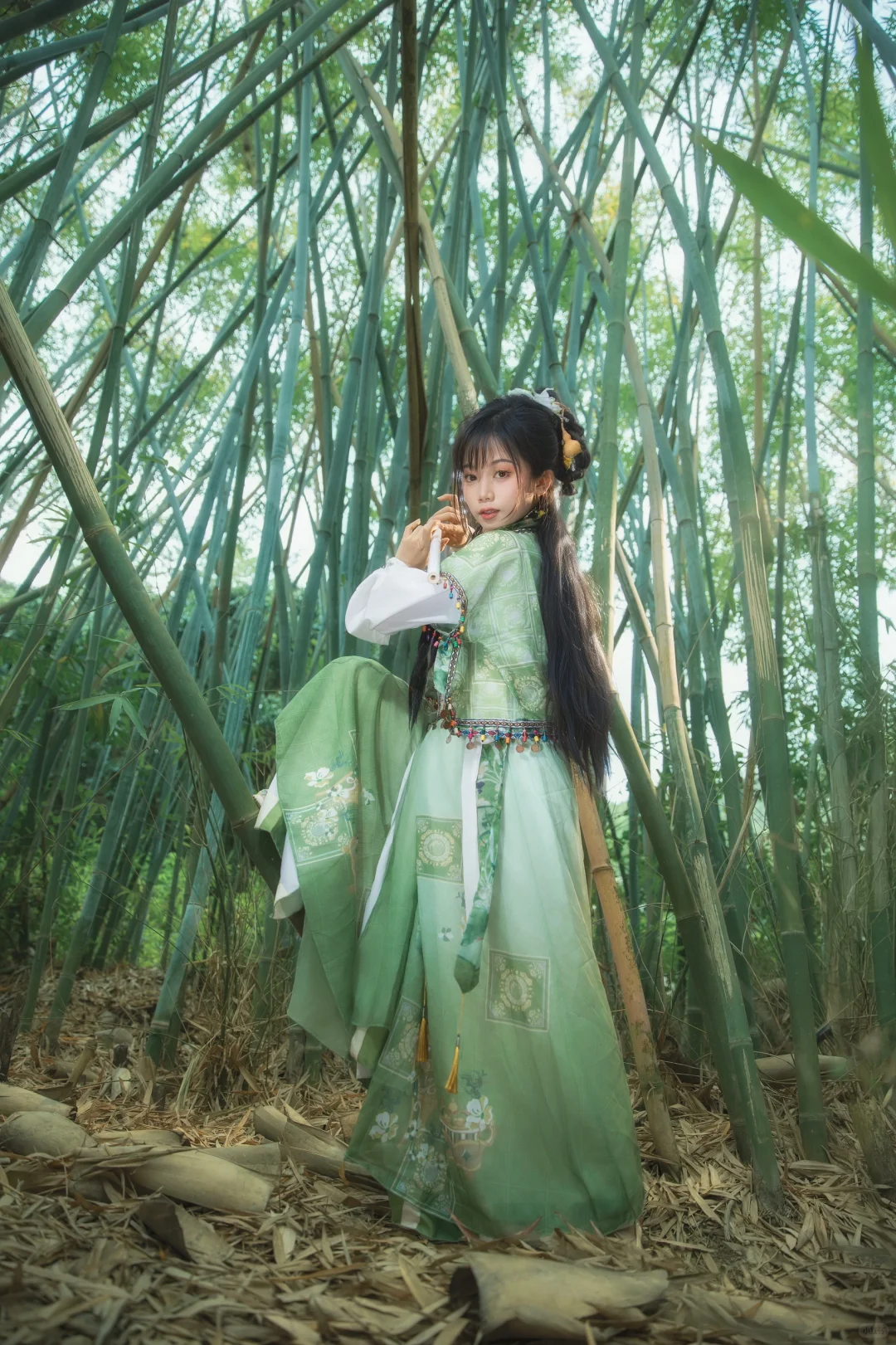 “师兄，刀剑无眼 小心喽”