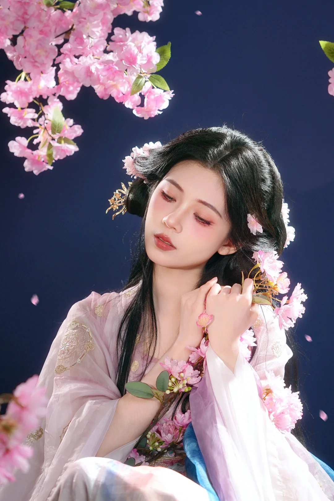见过花开就好 何必在乎花属于谁🌸樱花汉服