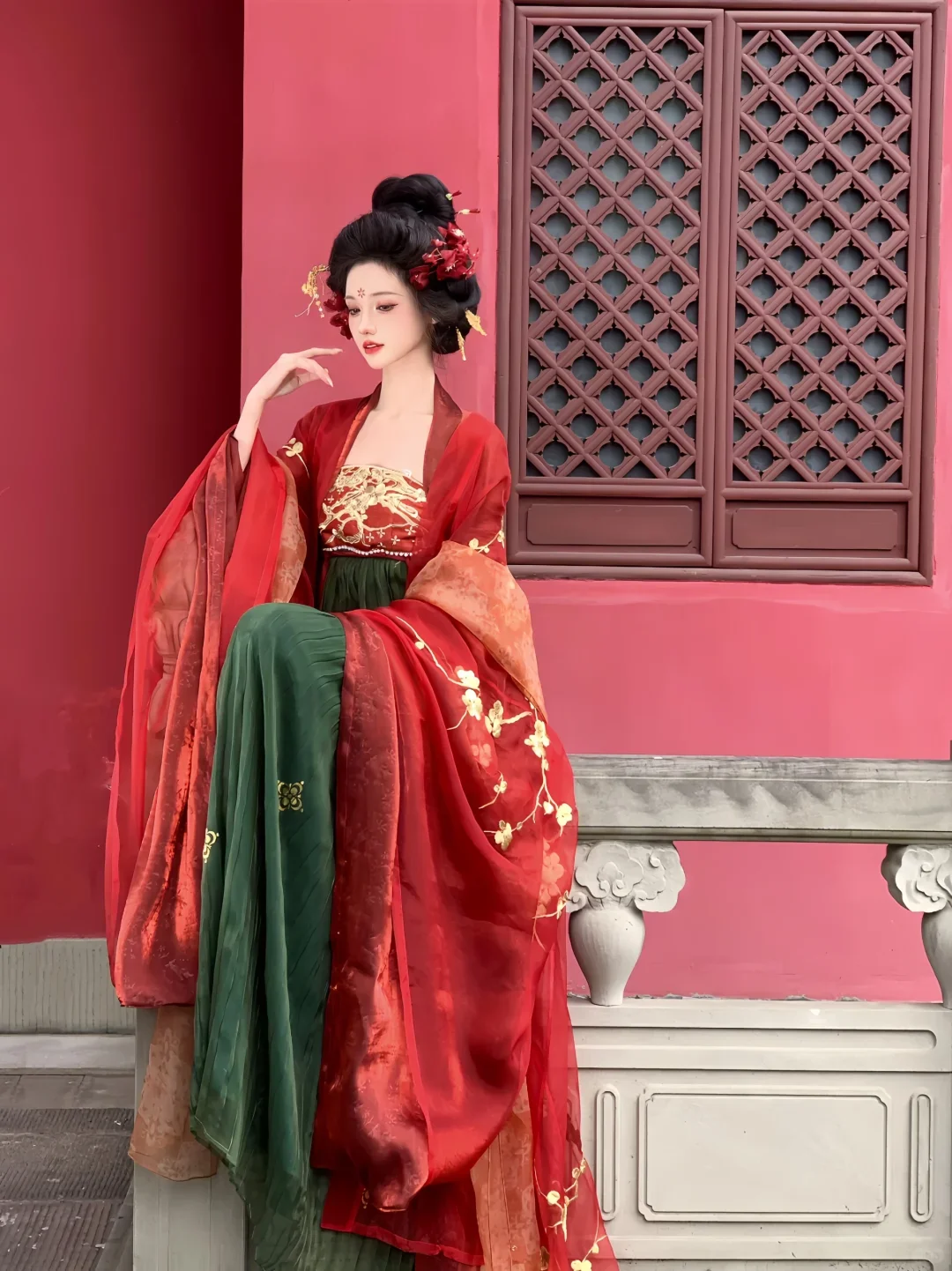 “误入眉眼，可叹惊鸿”