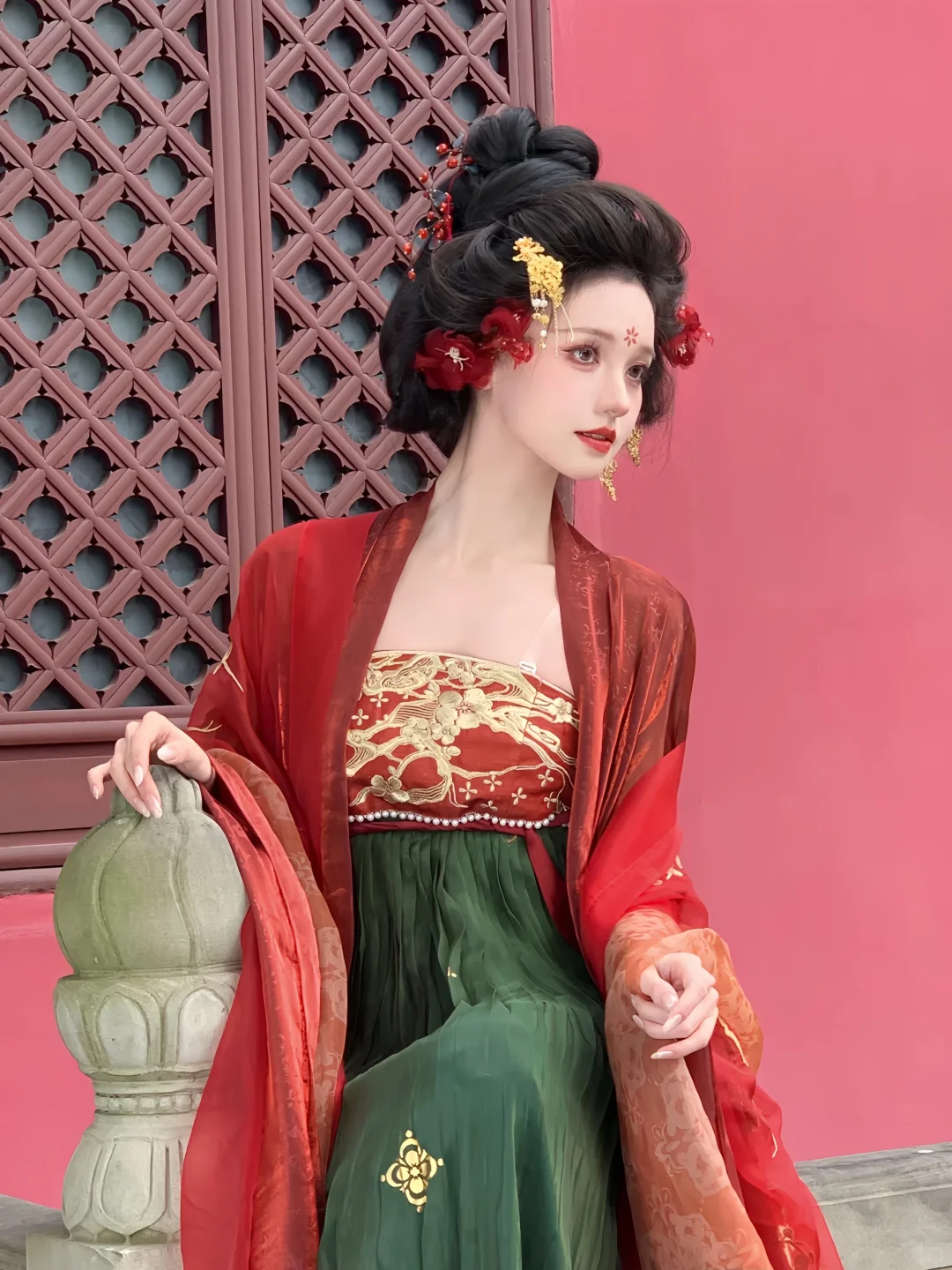 “误入眉眼，可叹惊鸿”