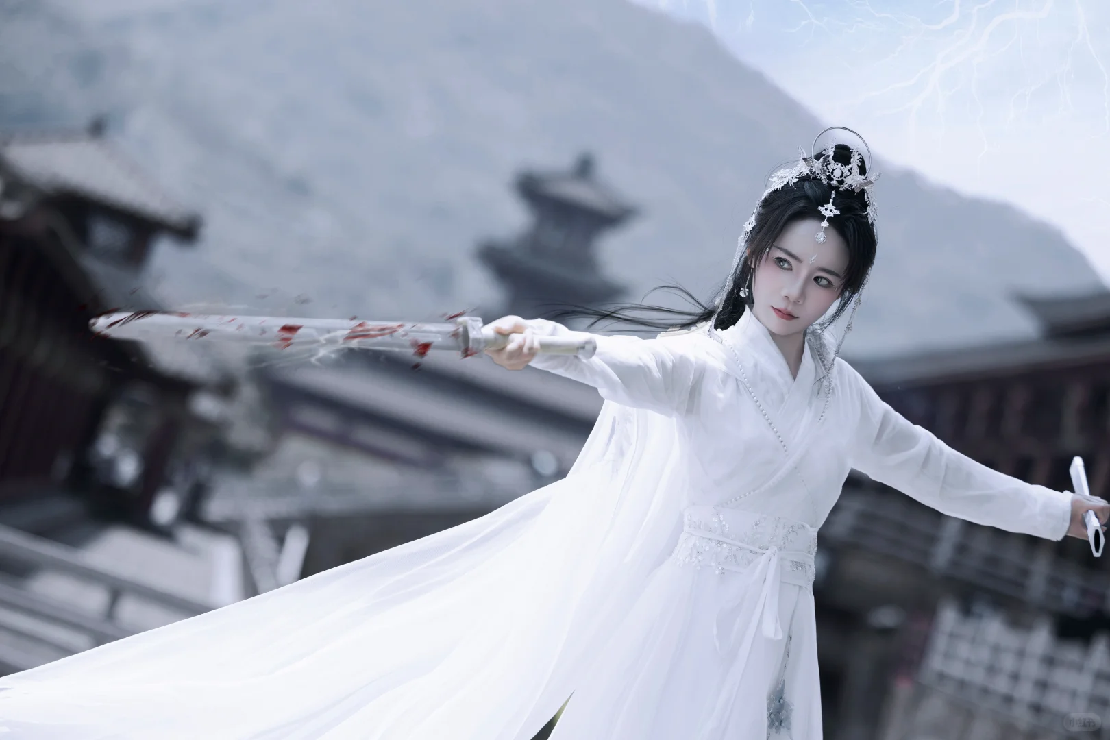 对侠女的定义，总是伴随着白衣