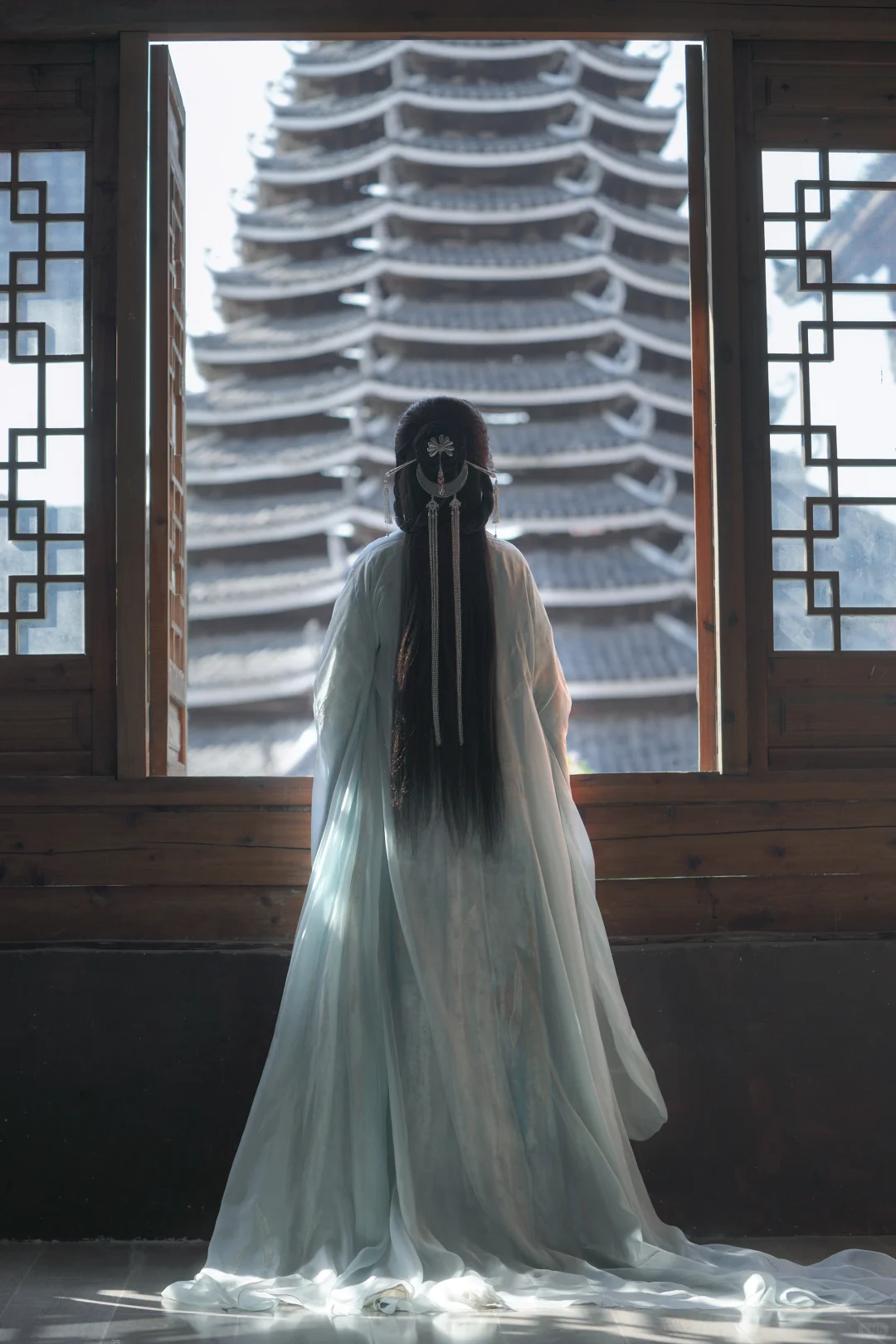 “这世间早没我所爱之人，所以我没有软肋”