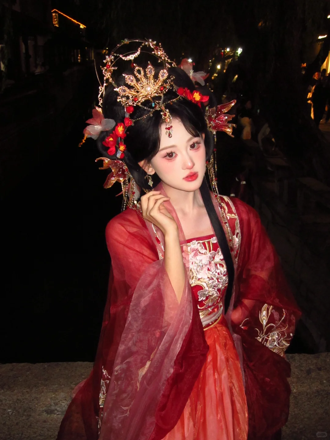 “待上浓妆 好戏开场”