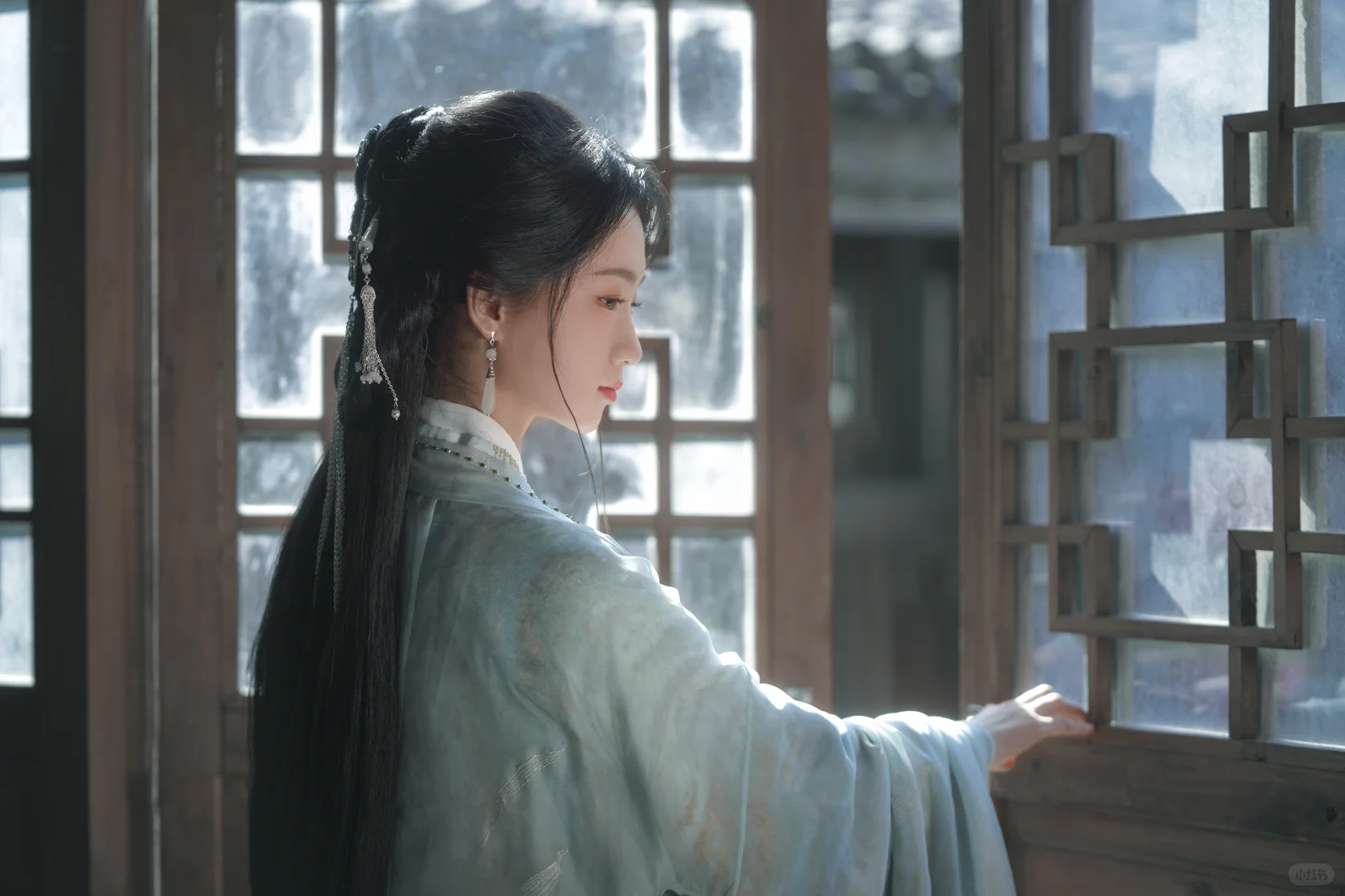 “这世间早没我所爱之人，所以我没有软肋”