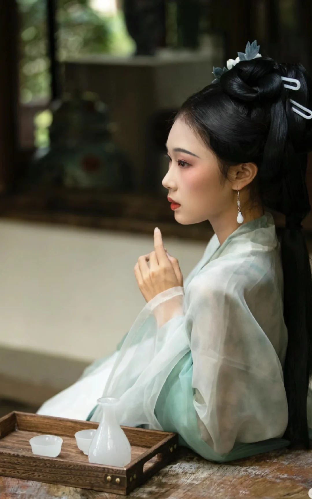 宋制汉服拍照姿势分享 | 万能兰花指