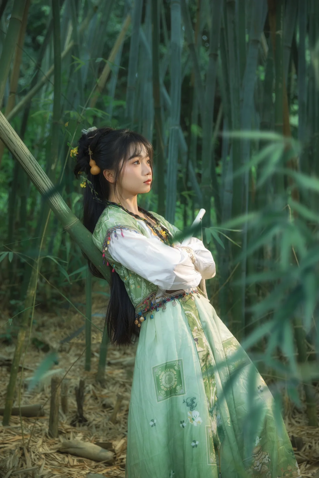 “师兄，刀剑无眼 小心喽”