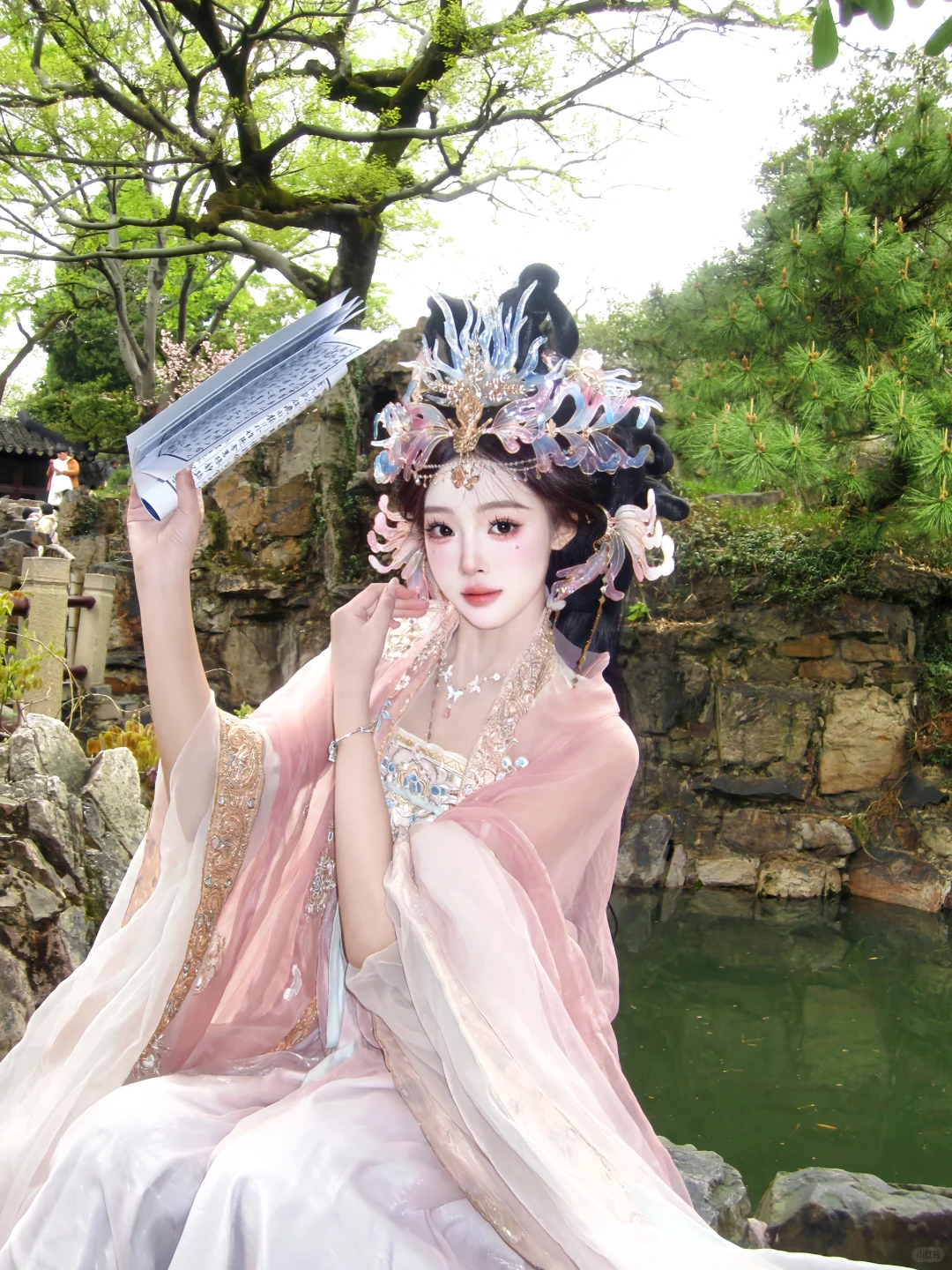 “袅娜少女羞，岁月无忧愁”🌸