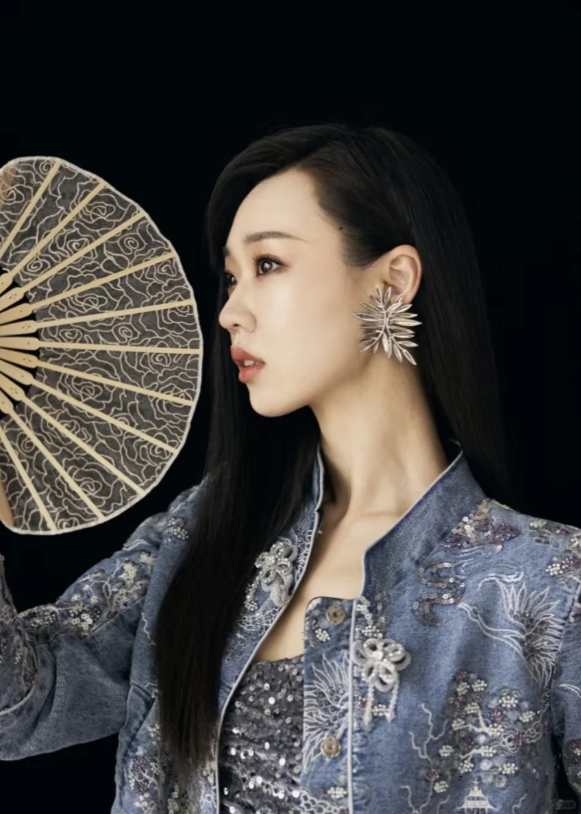是谁这么美丽好看呀？又帅又美。