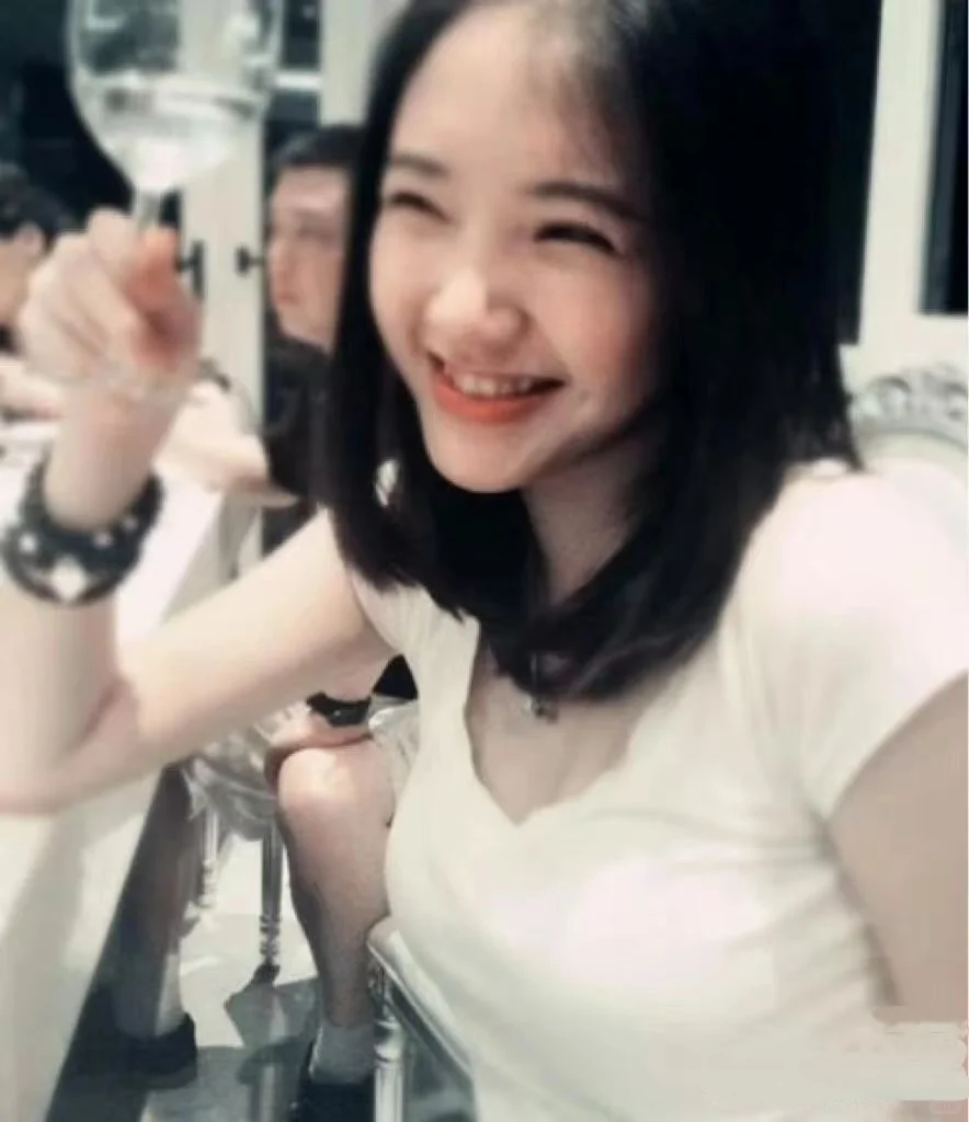 长的水灵灵的💕