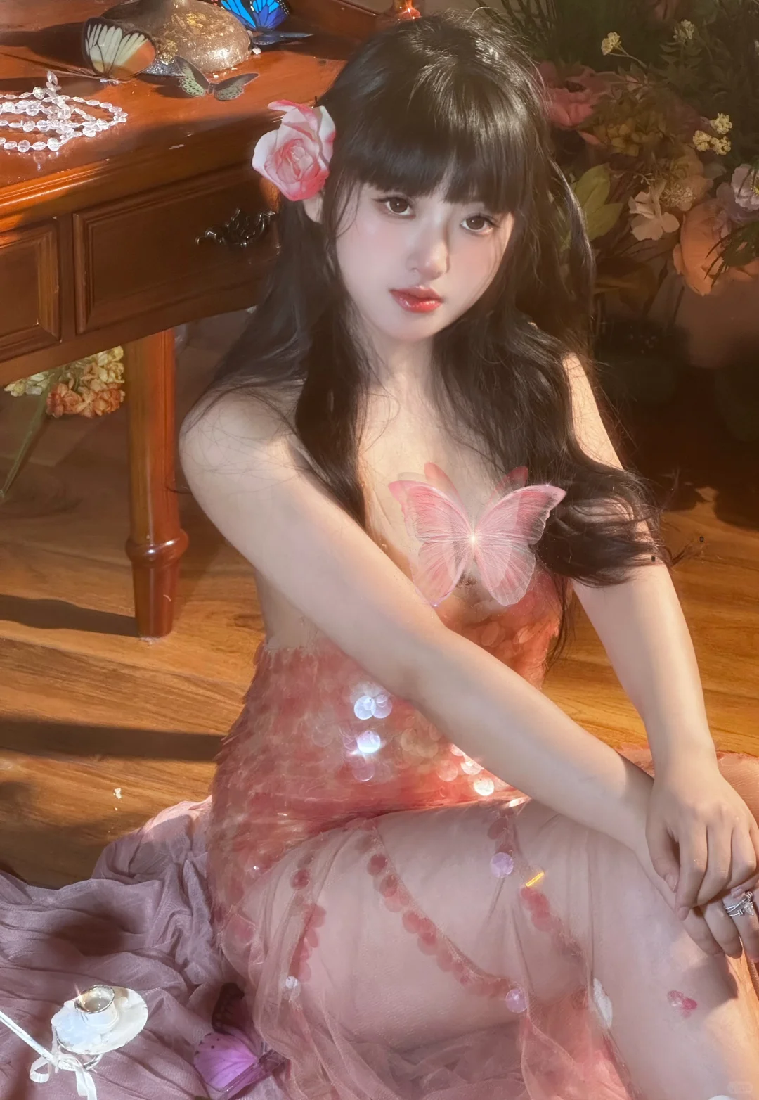 微胖女生勇闯轻私房写真
