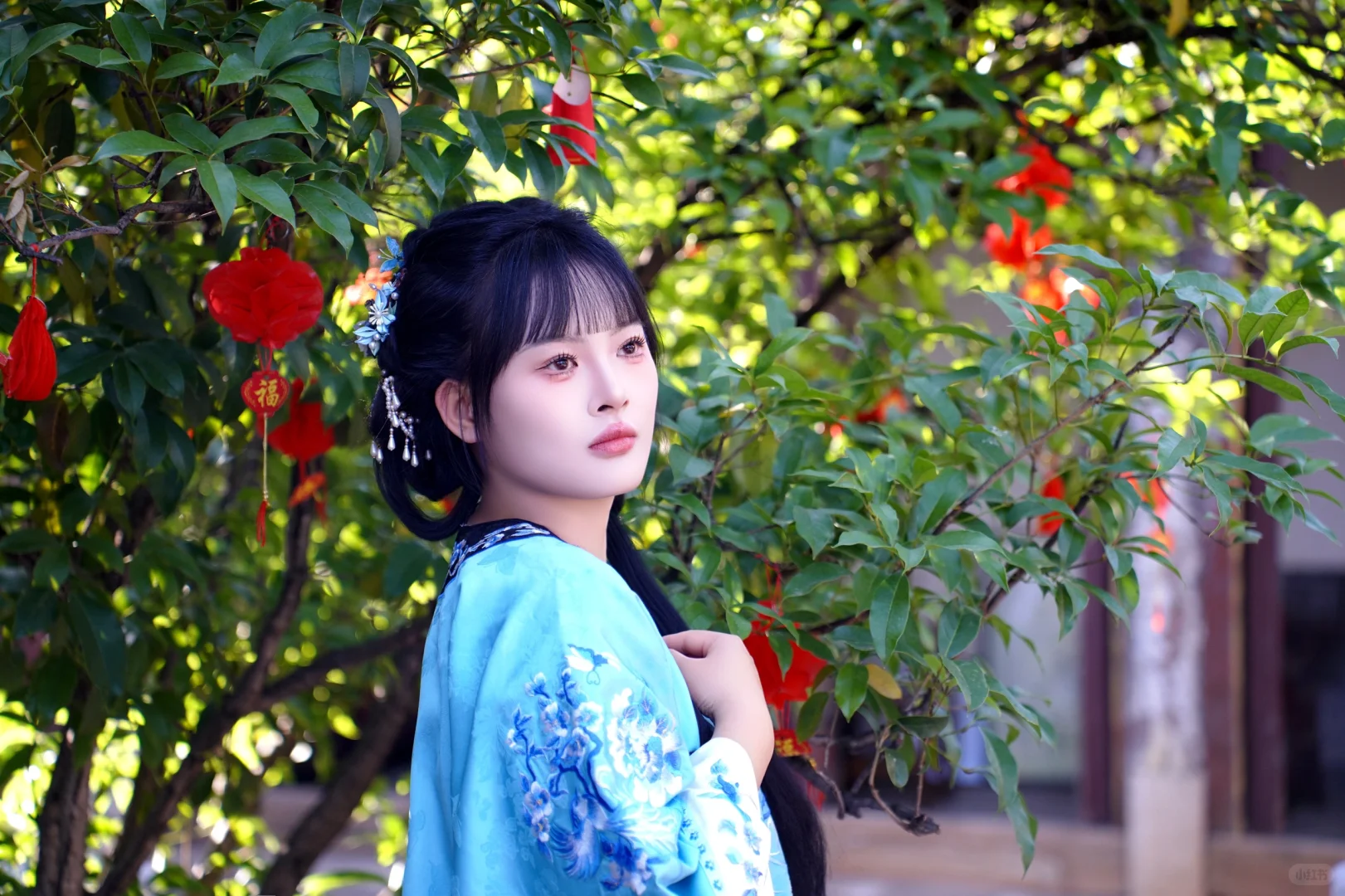 穿上汉服，你就是焦点！